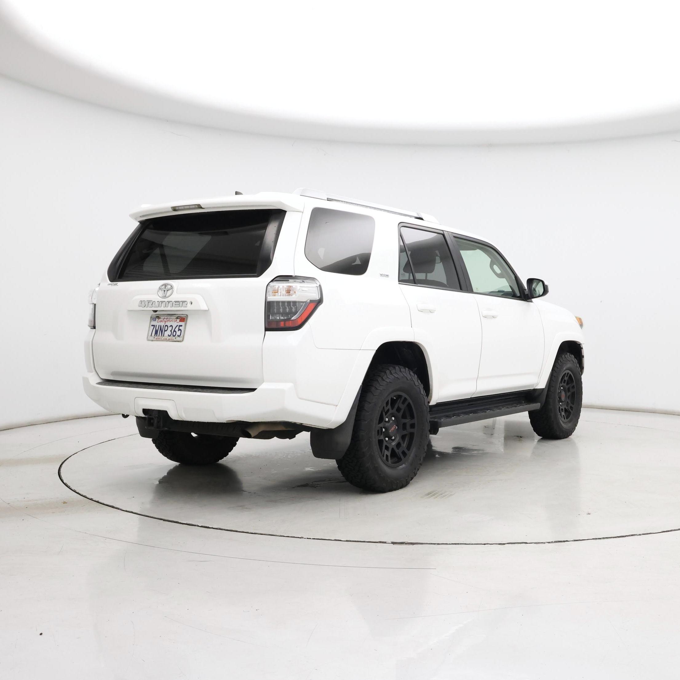 Thumbnail: 2016 Toyota 4Runner - 8