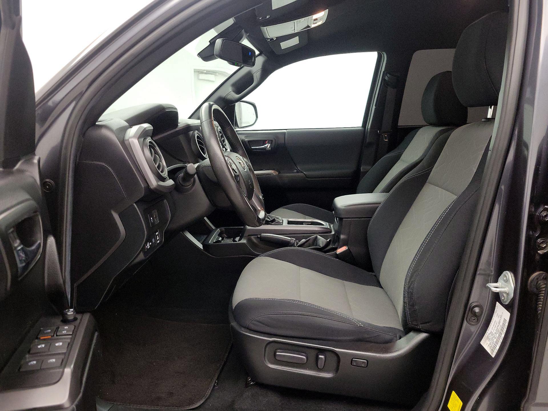 Thumbnail: 2022 Toyota Tacoma - 11