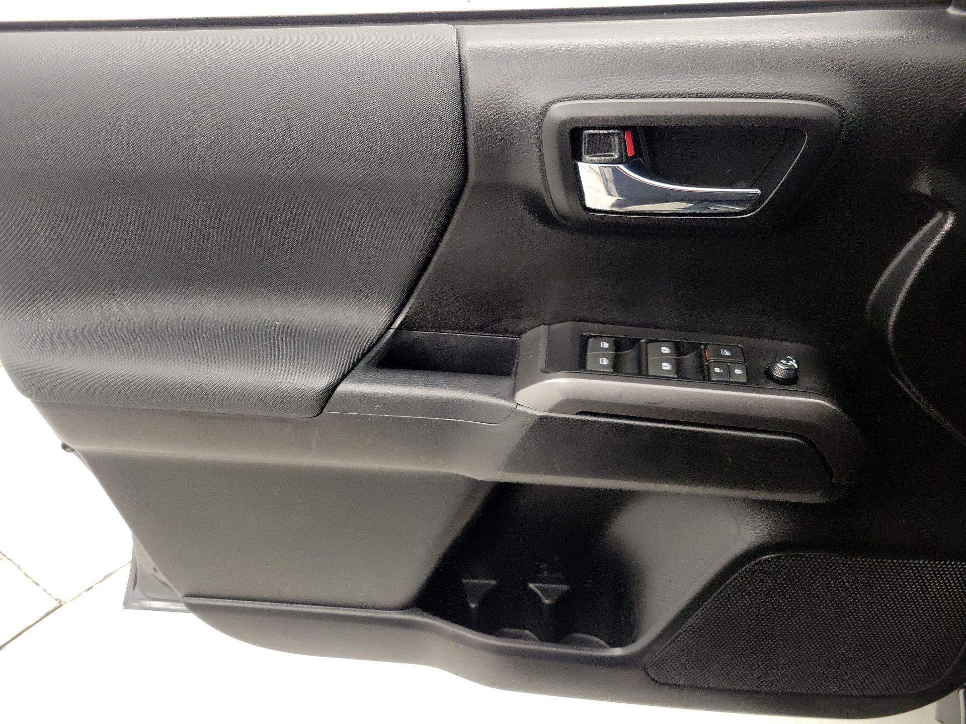 Thumbnail: 2022 Toyota Tacoma - 12