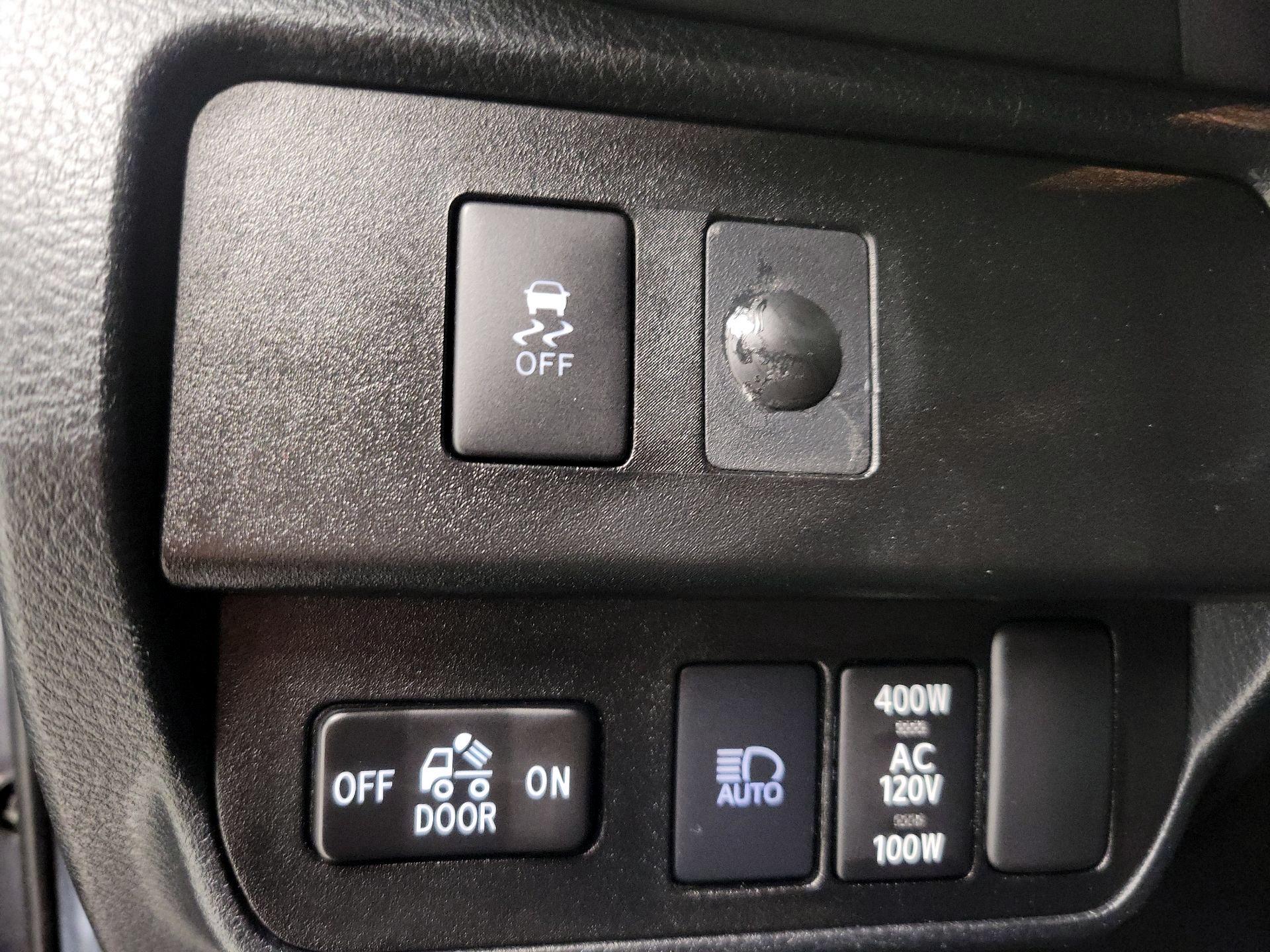 Thumbnail: 2022 Toyota Tacoma - 13