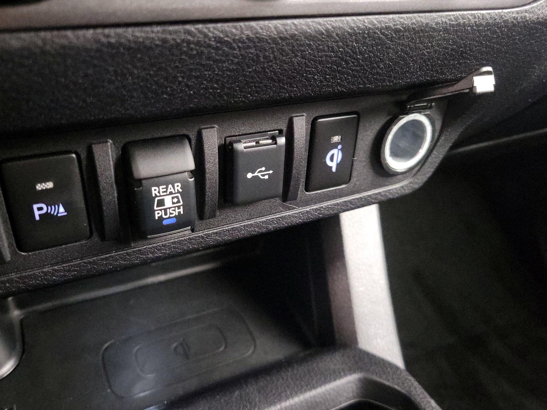 Thumbnail: 2022 Toyota Tacoma - 18