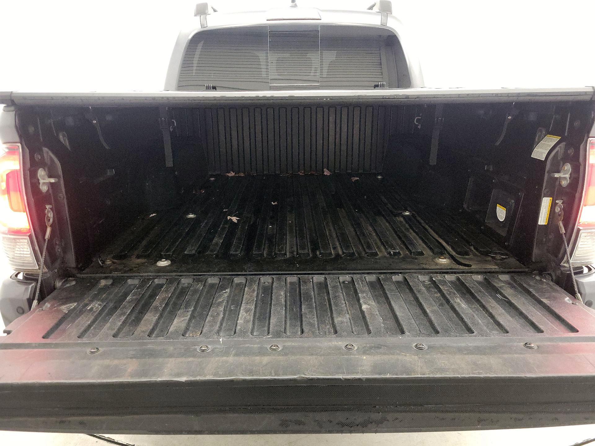 Thumbnail: 2022 Toyota Tacoma - 20