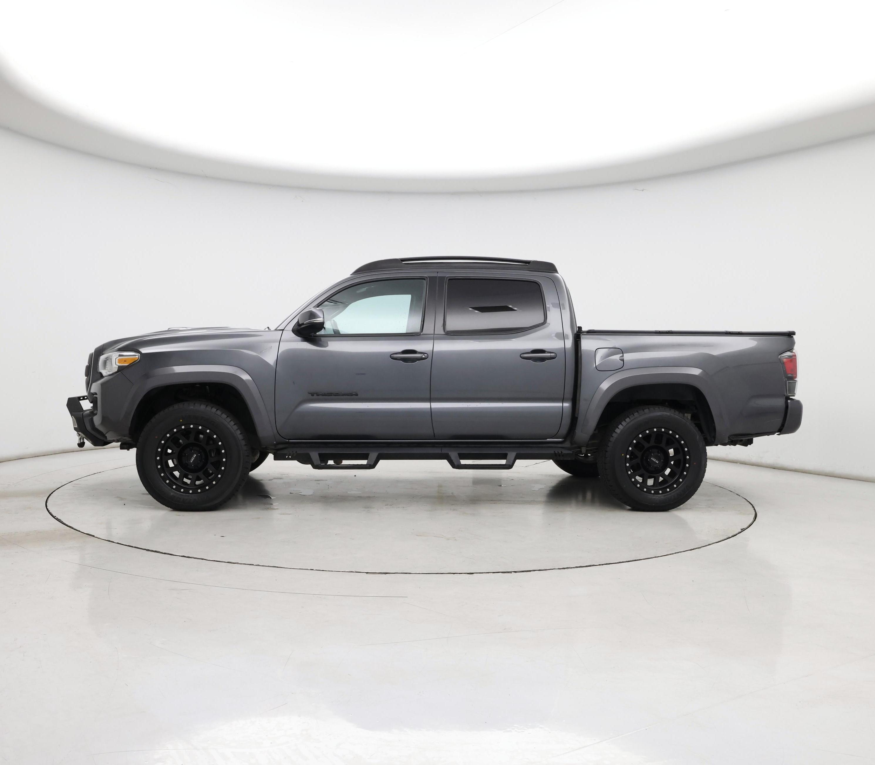 Thumbnail: 2022 Toyota Tacoma - 3