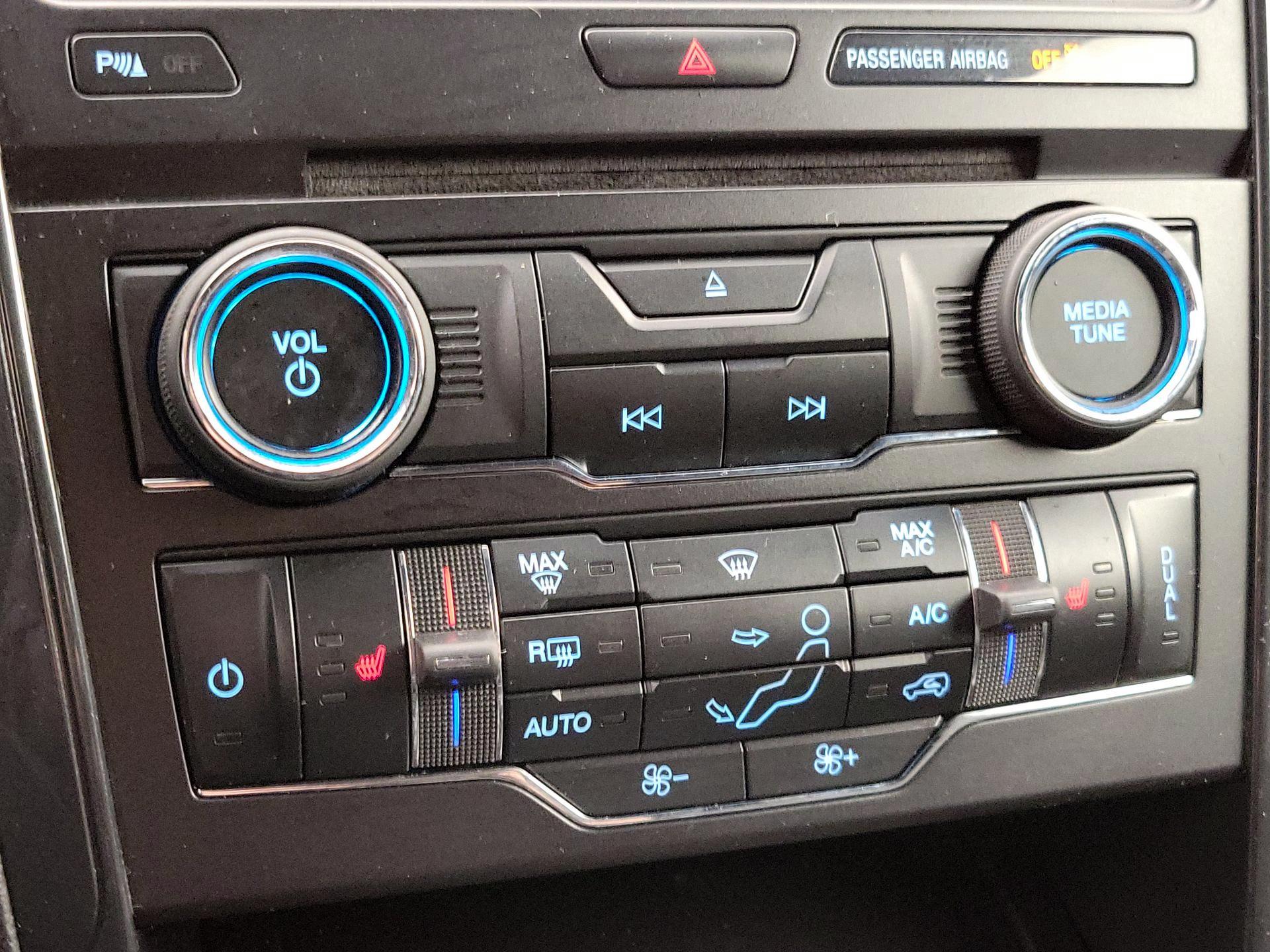 Thumbnail: 2017 Ford Explorer - 17