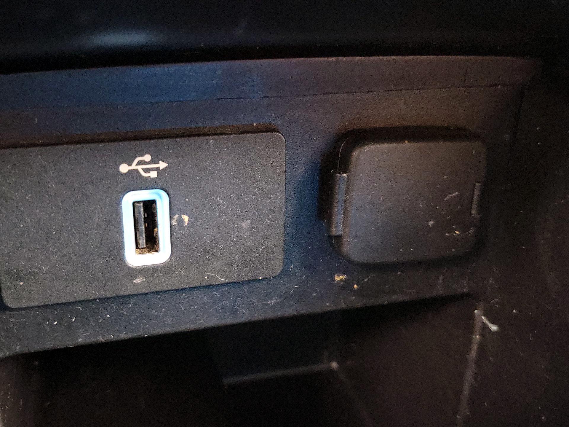 Thumbnail: 2017 Ford Explorer - 19