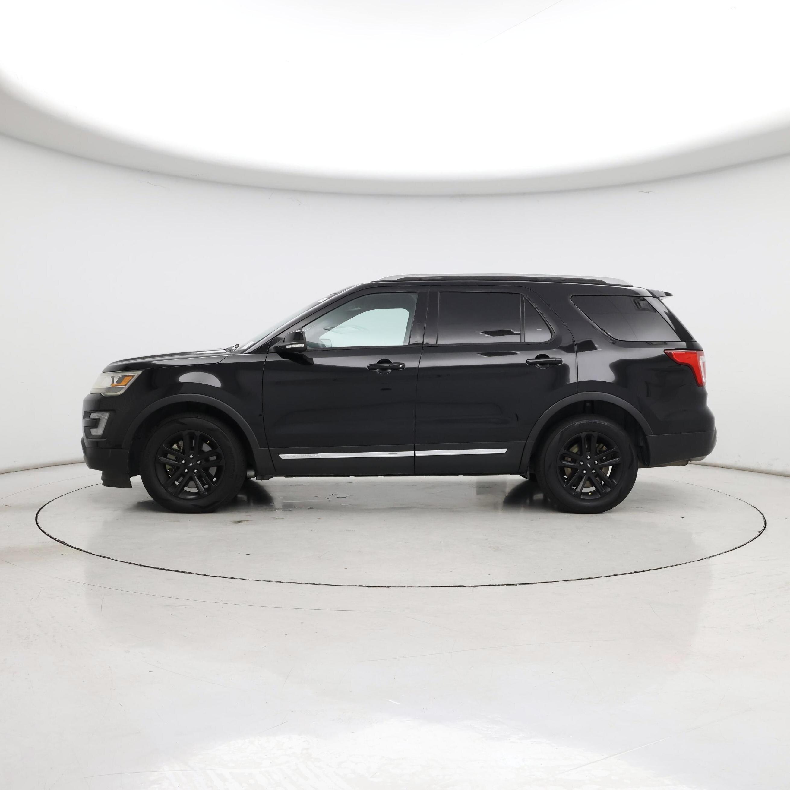 Thumbnail: 2017 Ford Explorer - 3