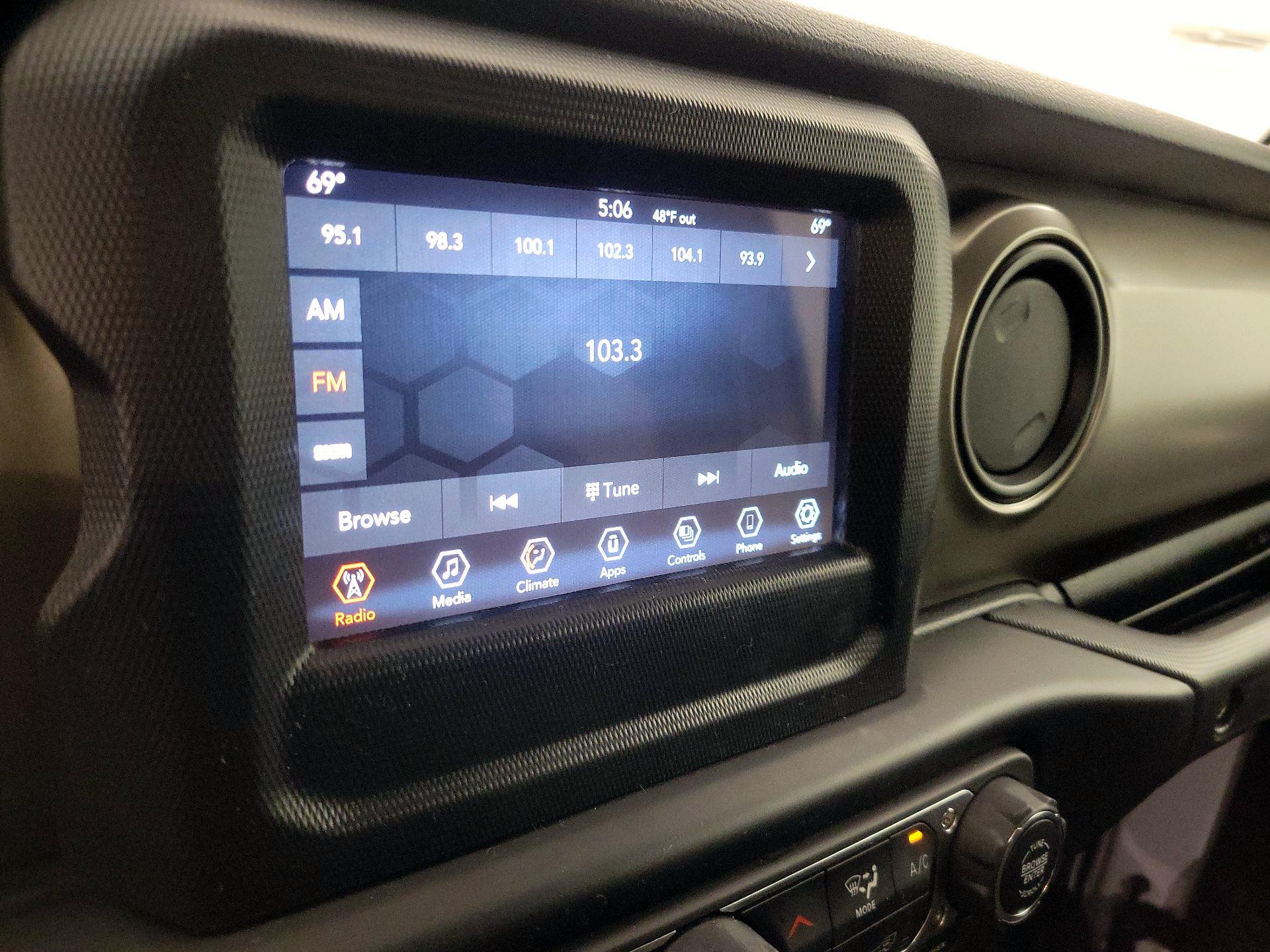 Thumbnail: 2021 Jeep Wrangler - 15