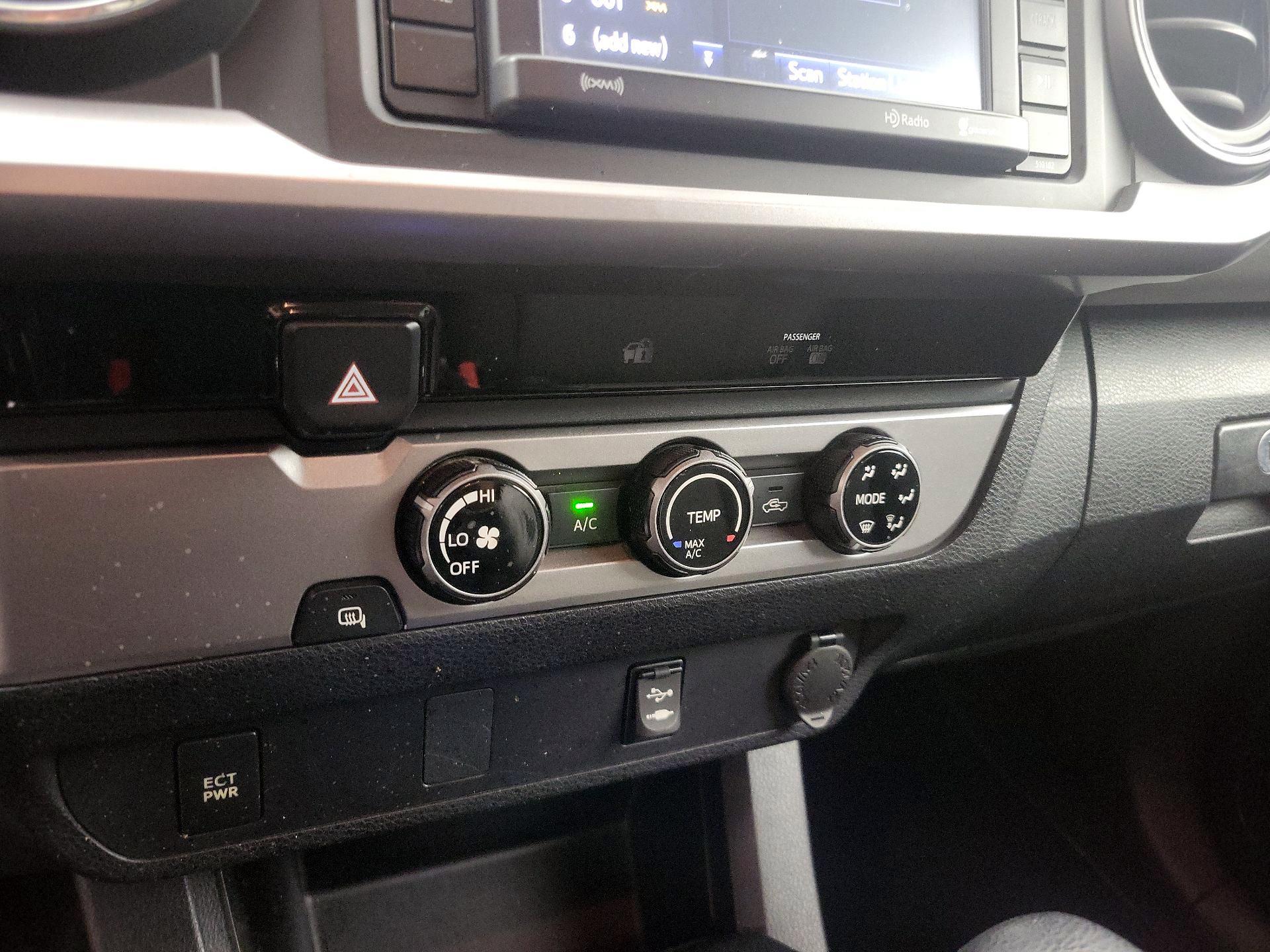 Thumbnail: 2016 Toyota Tacoma - 16