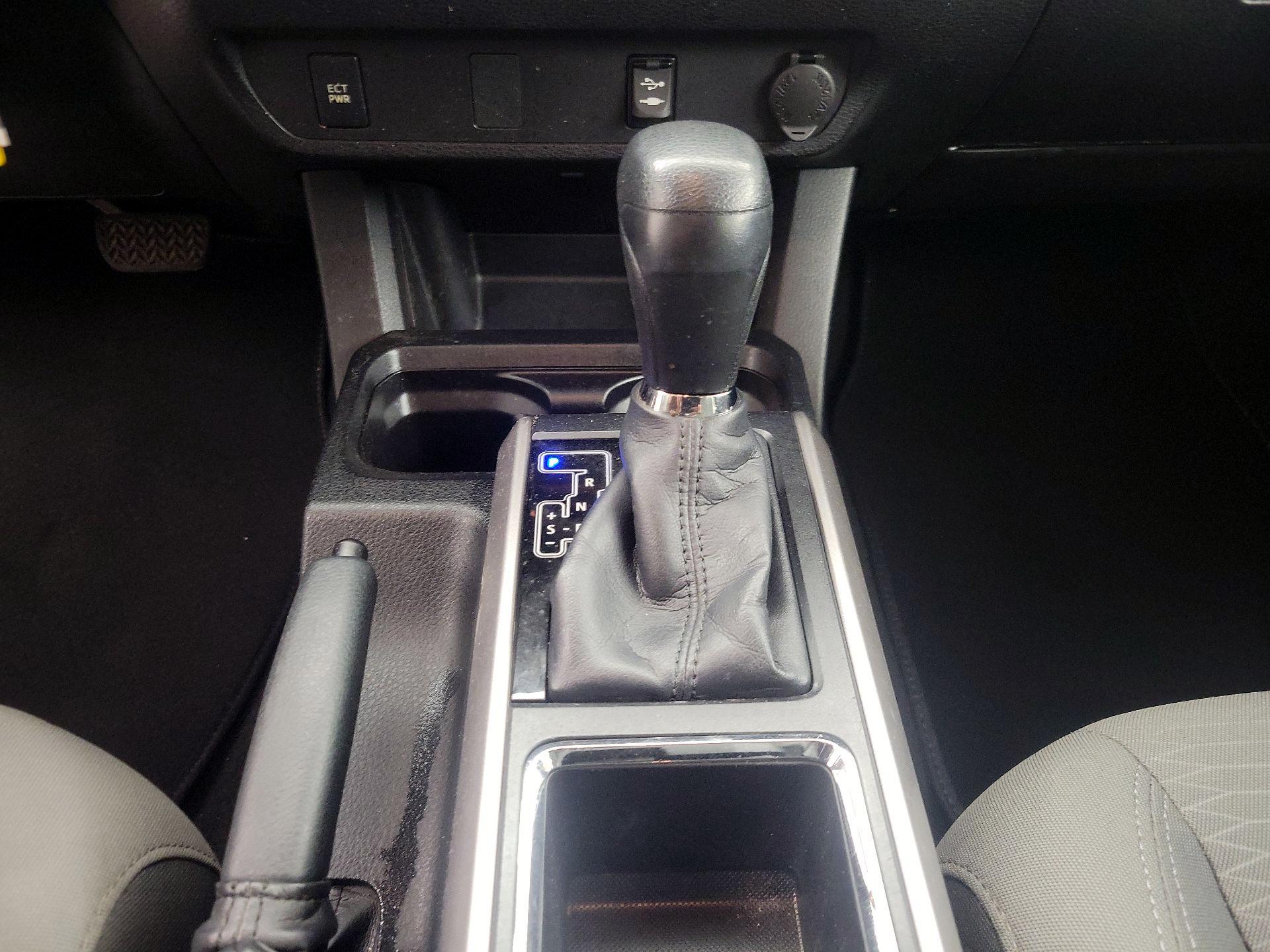 Thumbnail: 2016 Toyota Tacoma - 17