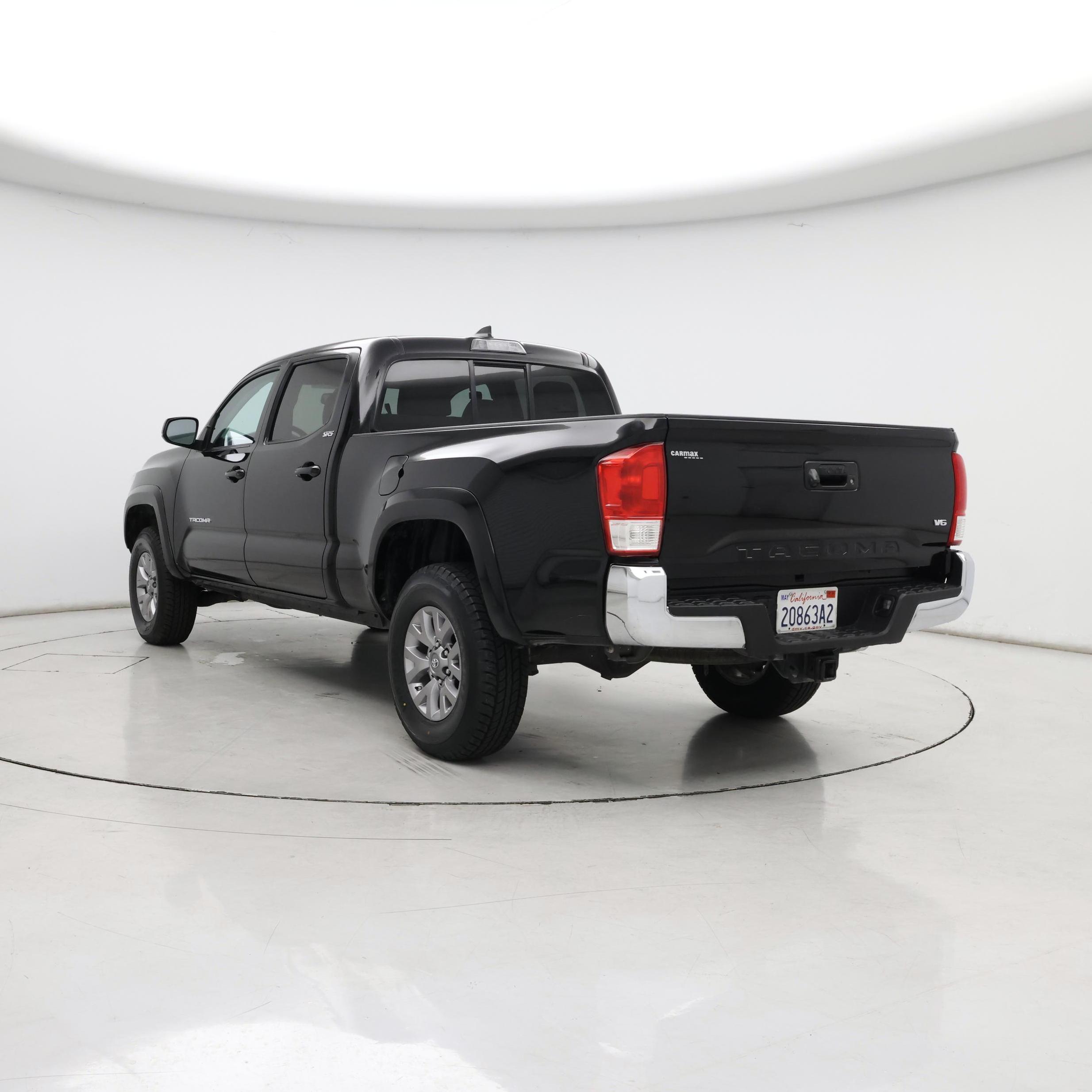 Thumbnail: 2016 Toyota Tacoma - 2