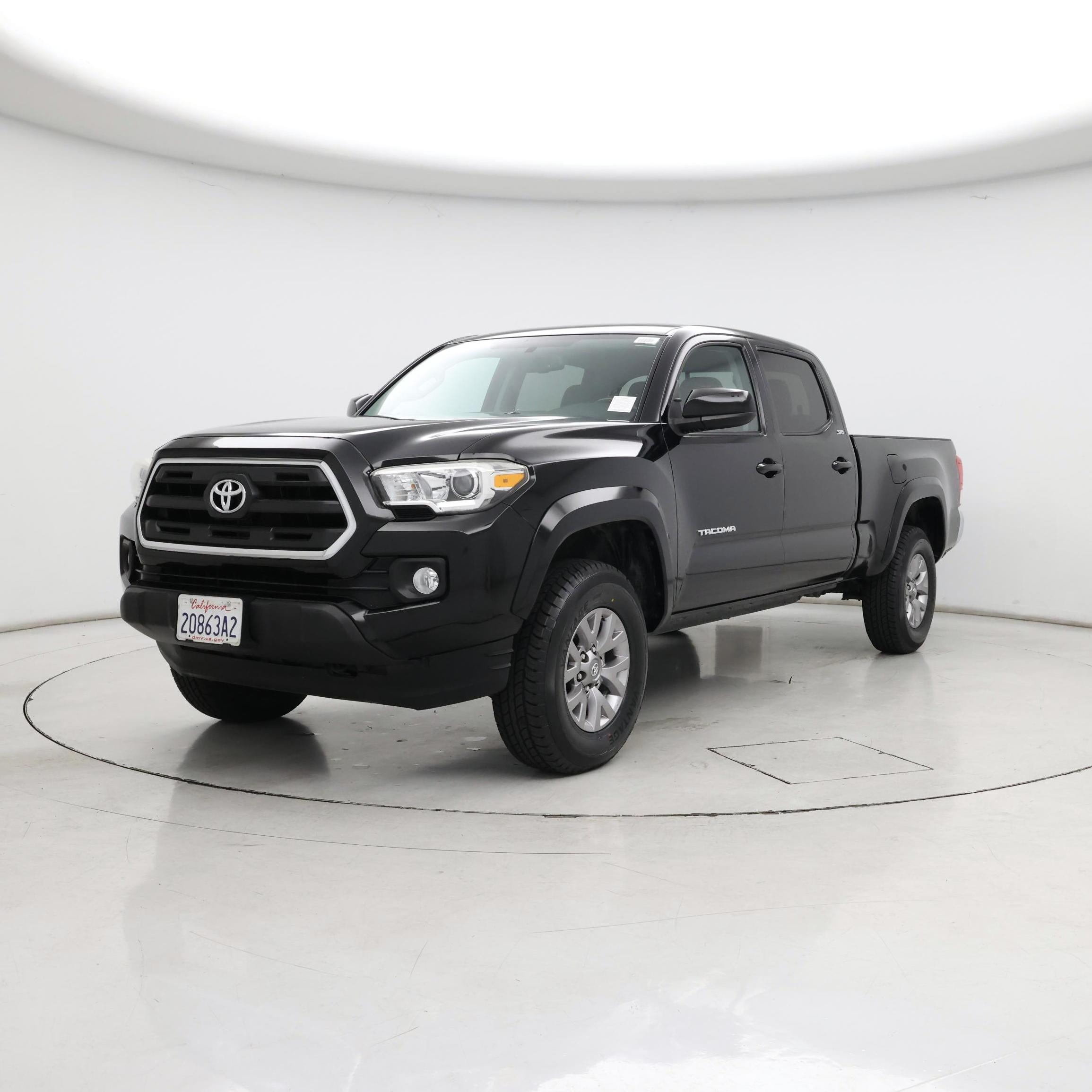 Thumbnail: 2016 Toyota Tacoma - 4