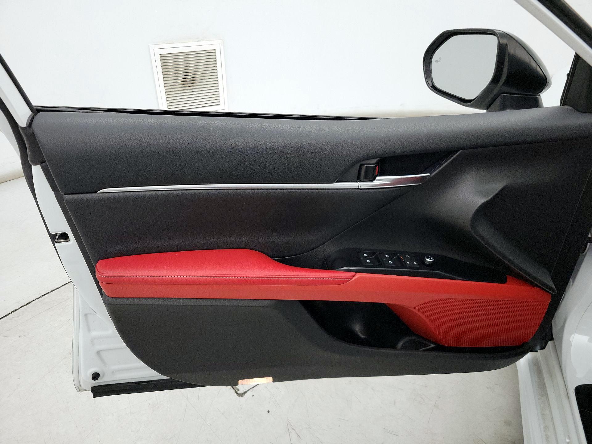 Thumbnail: 2020 Toyota Camry - 12