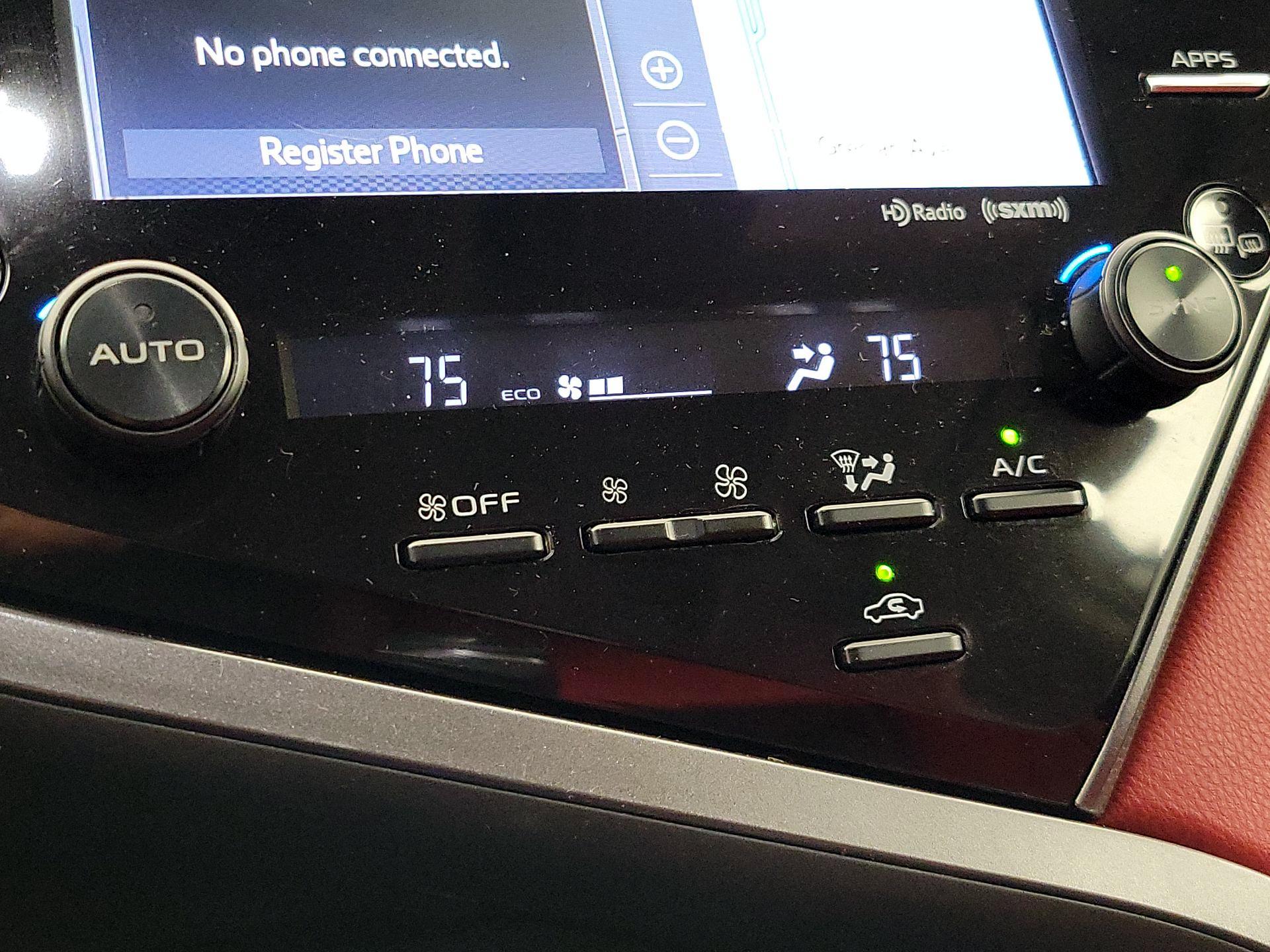 Thumbnail: 2020 Toyota Camry - 17