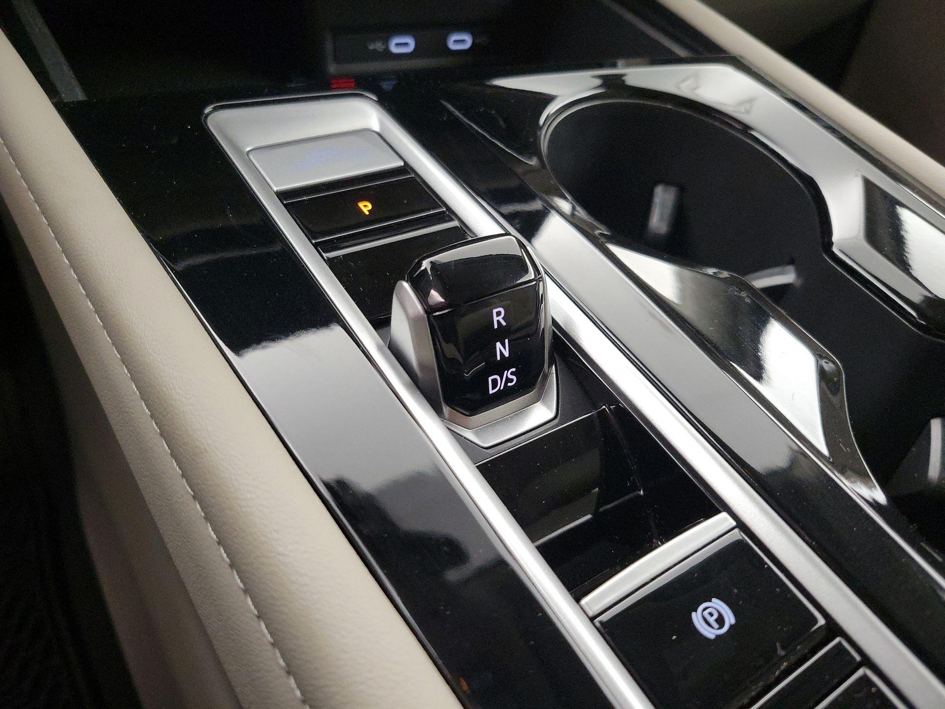 Thumbnail: 2024 Volkswagen Atlas - 17