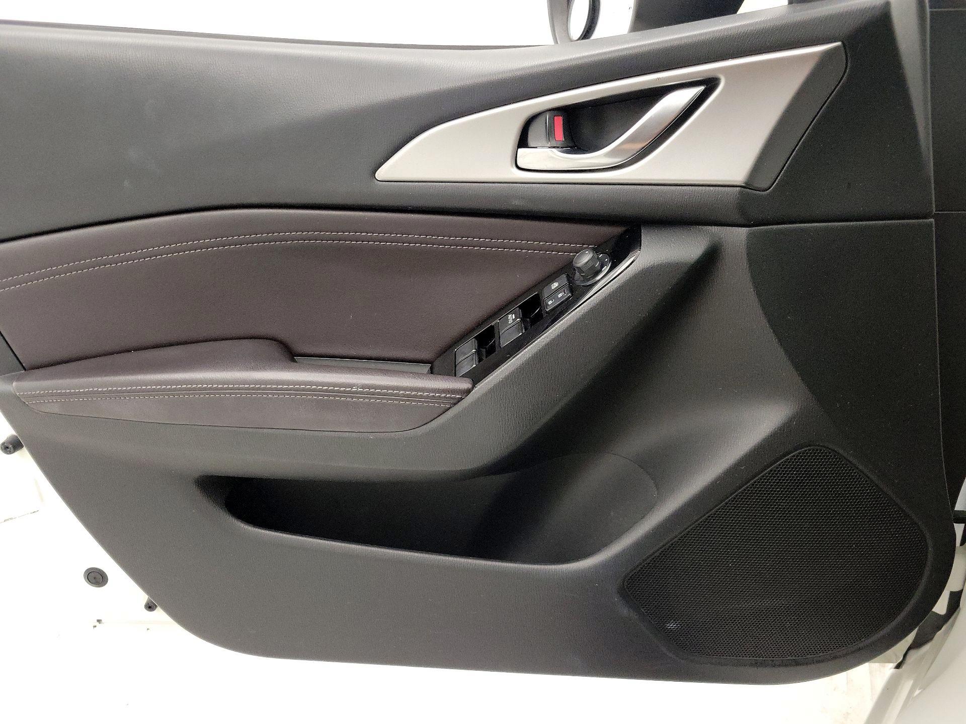 Thumbnail: 2017 Mazda Mazda3 - 12