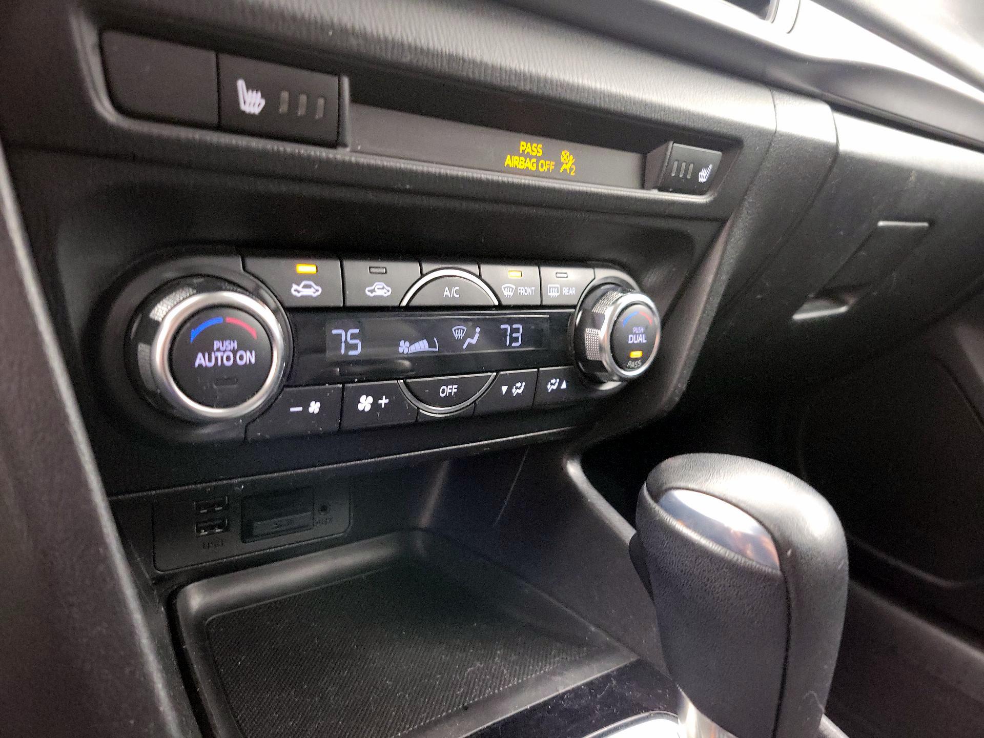 Thumbnail: 2017 Mazda Mazda3 - 16