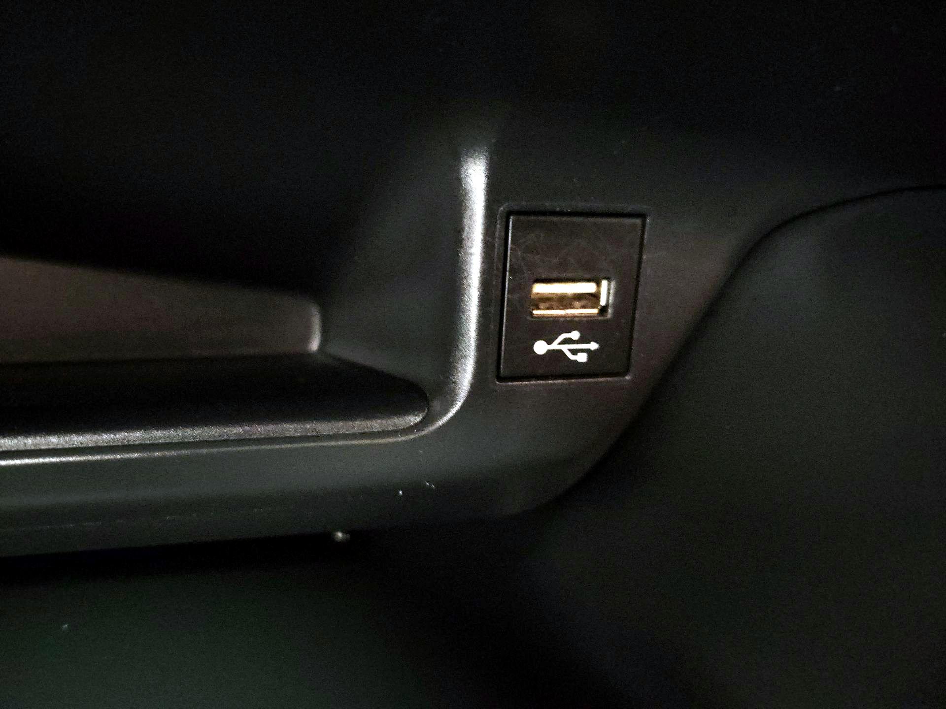 Thumbnail: 2021 Toyota C-HR - 18