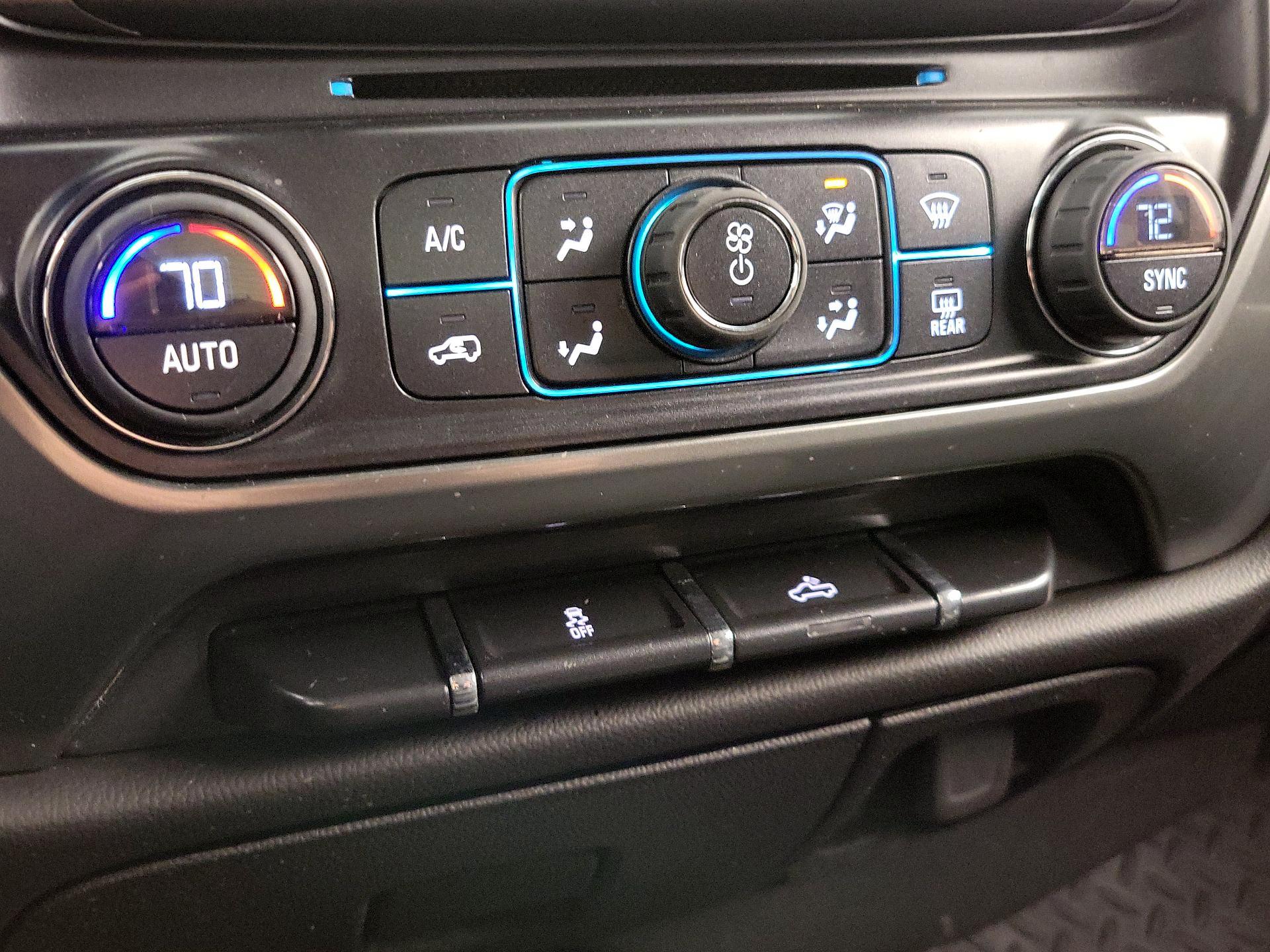 Thumbnail: 2015 Chevrolet Silverado 1500 - 16