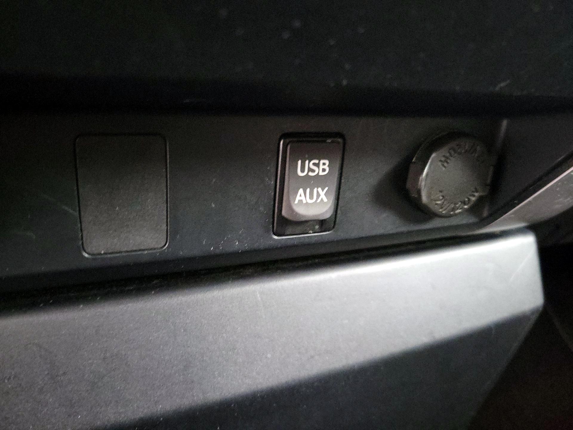 Thumbnail: 2017 Toyota Tundra - 18