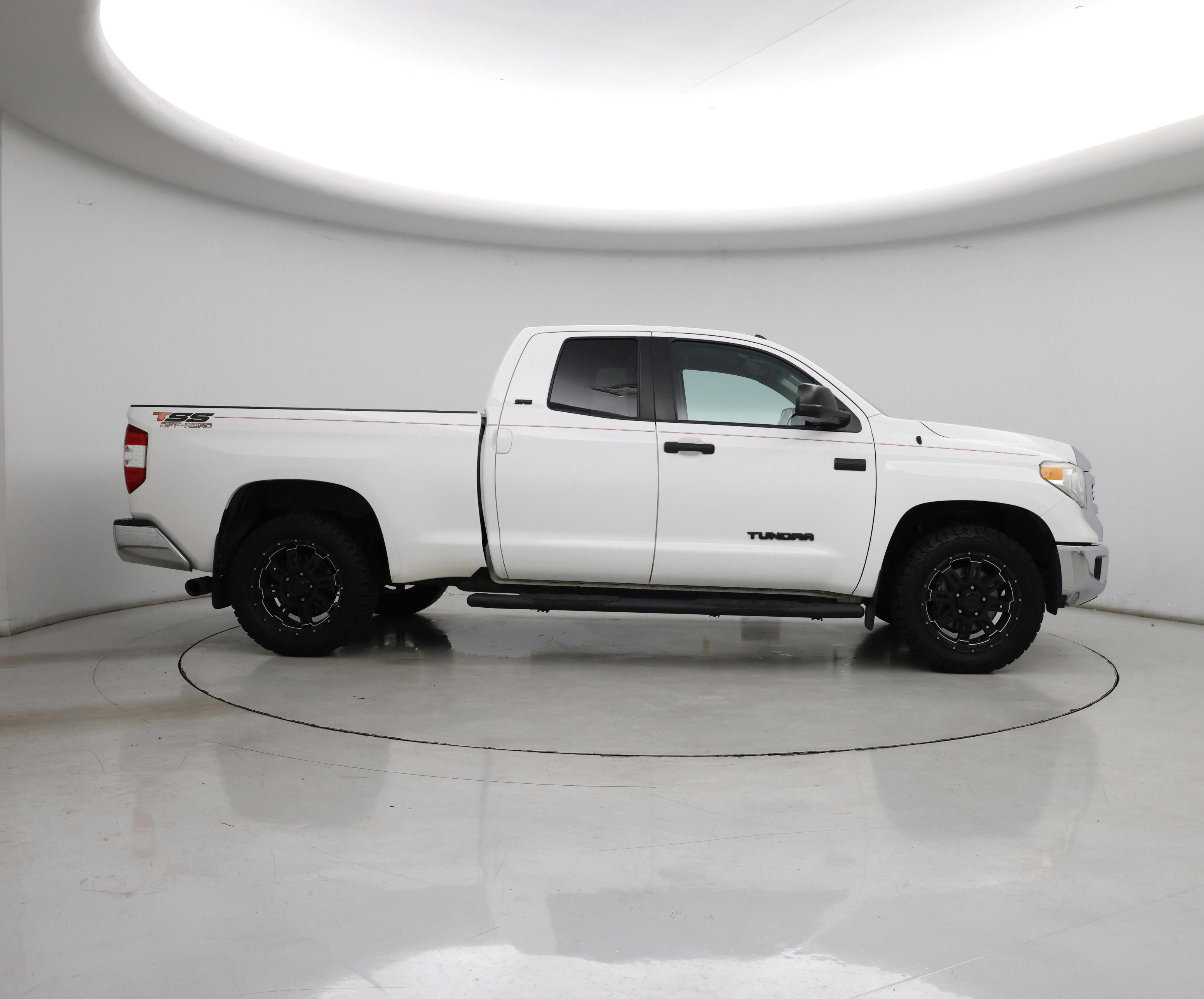 Thumbnail: 2017 Toyota Tundra - 7