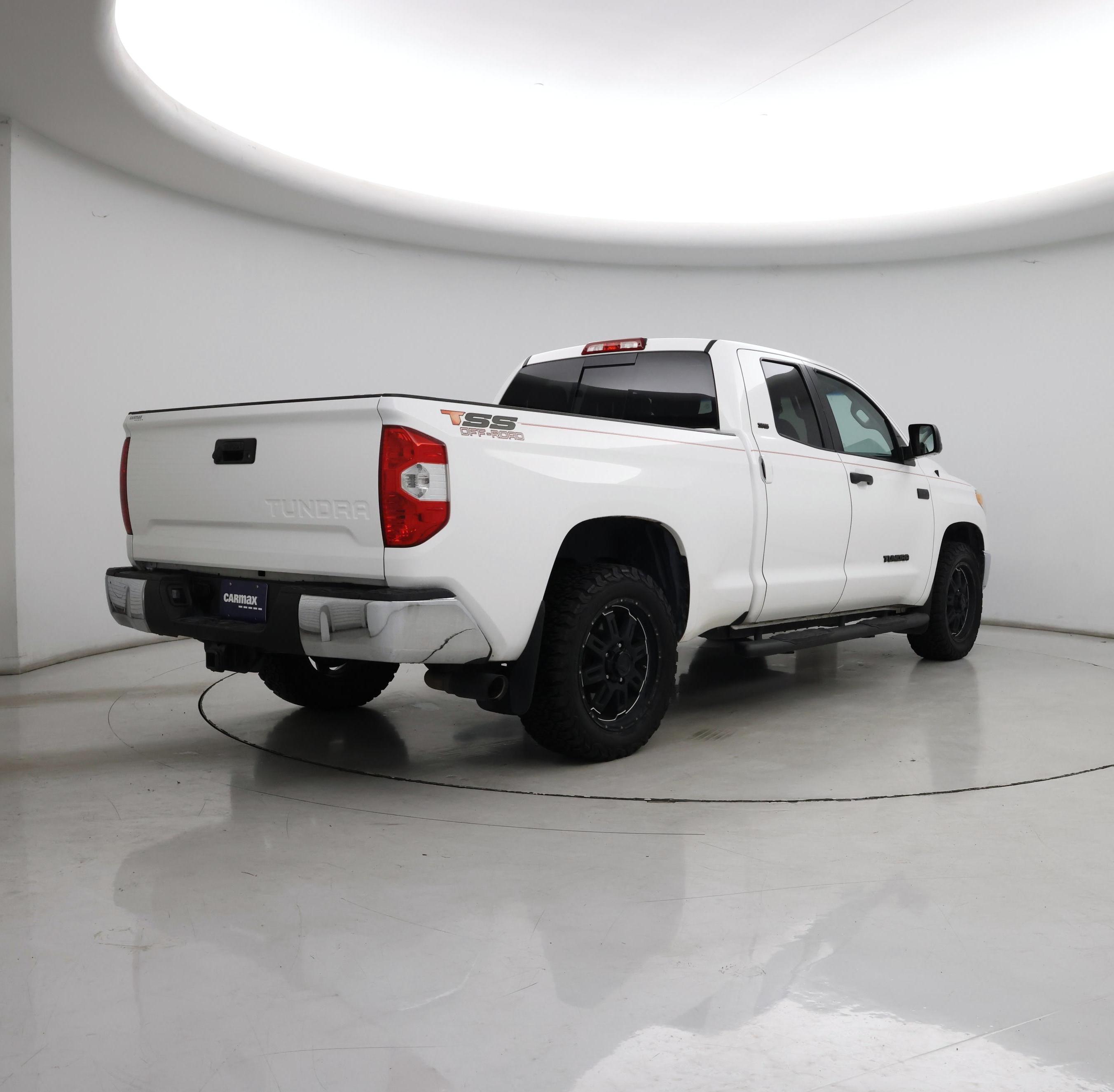 Thumbnail: 2017 Toyota Tundra - 8