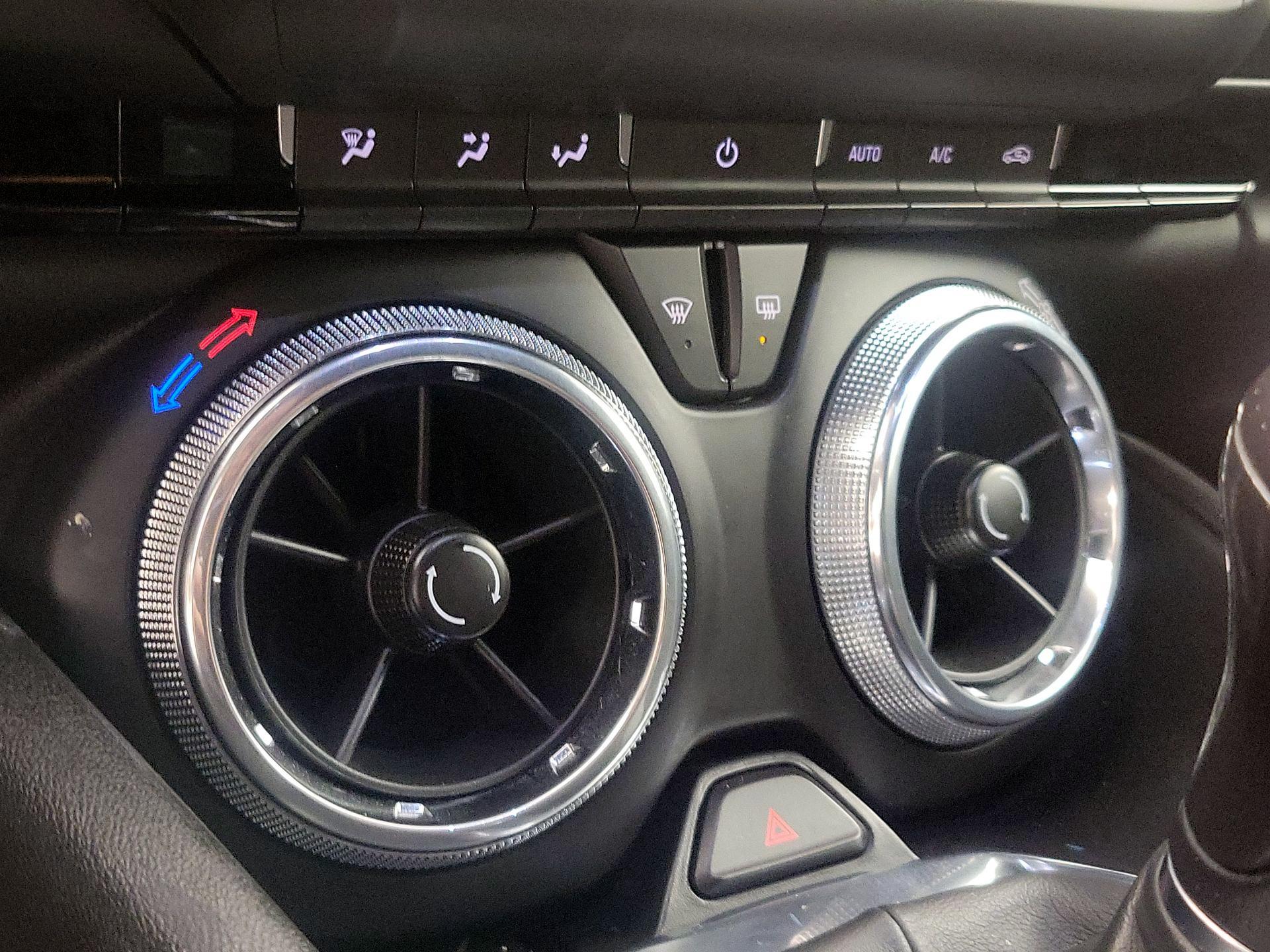 Thumbnail: 2019 Chevrolet Camaro - 15