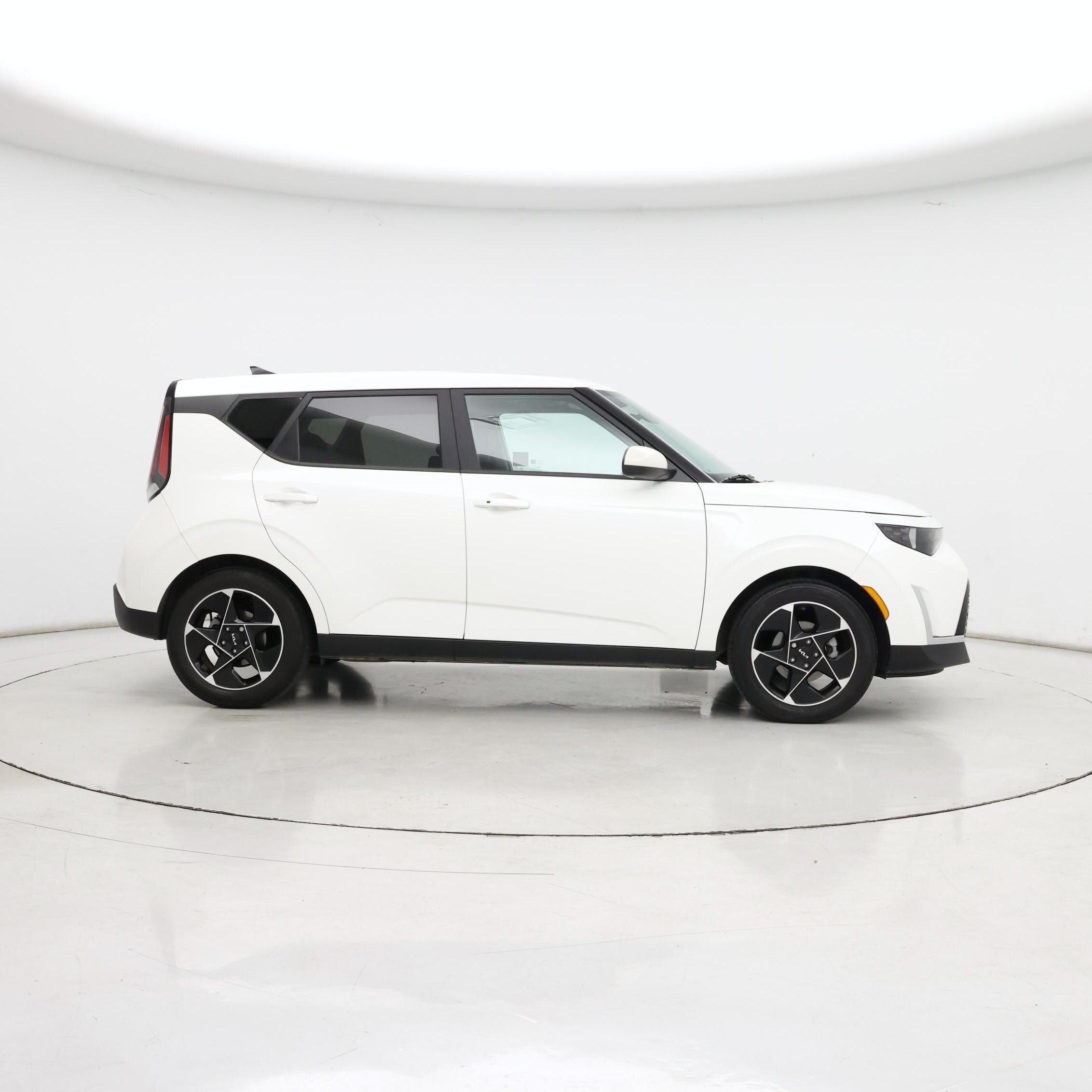 Thumbnail: 2023 Kia Soul - 7