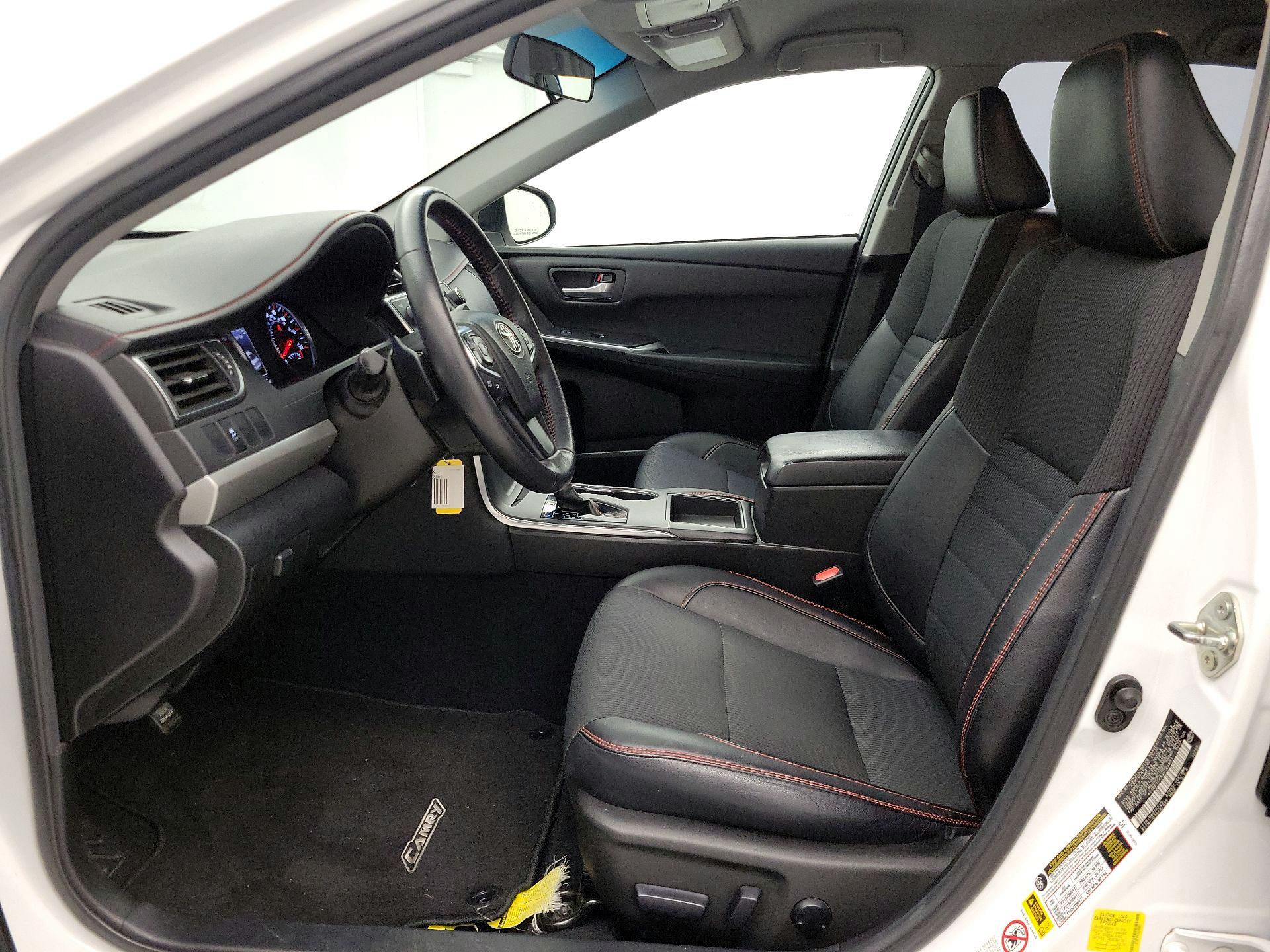 Thumbnail: 2016 Toyota Camry - 11