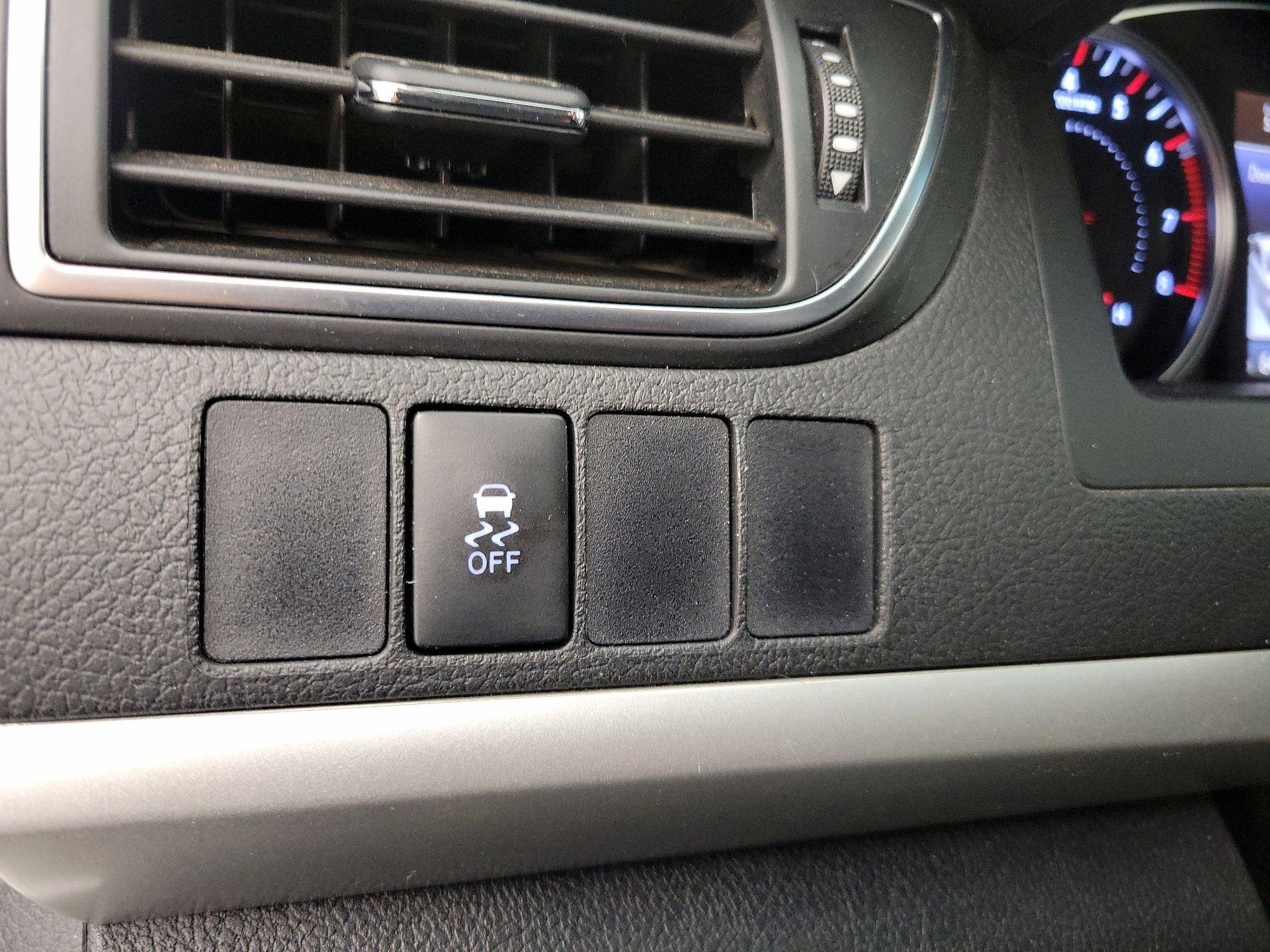 Thumbnail: 2016 Toyota Camry - 13