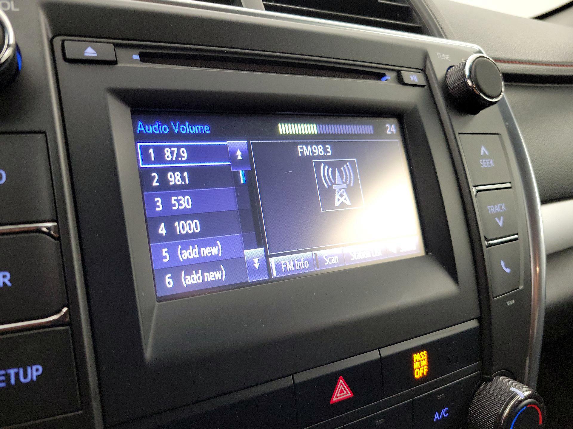 Thumbnail: 2016 Toyota Camry - 15