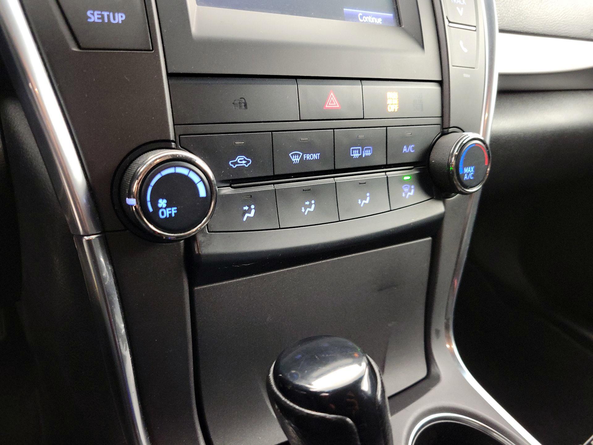 Thumbnail: 2016 Toyota Camry - 16