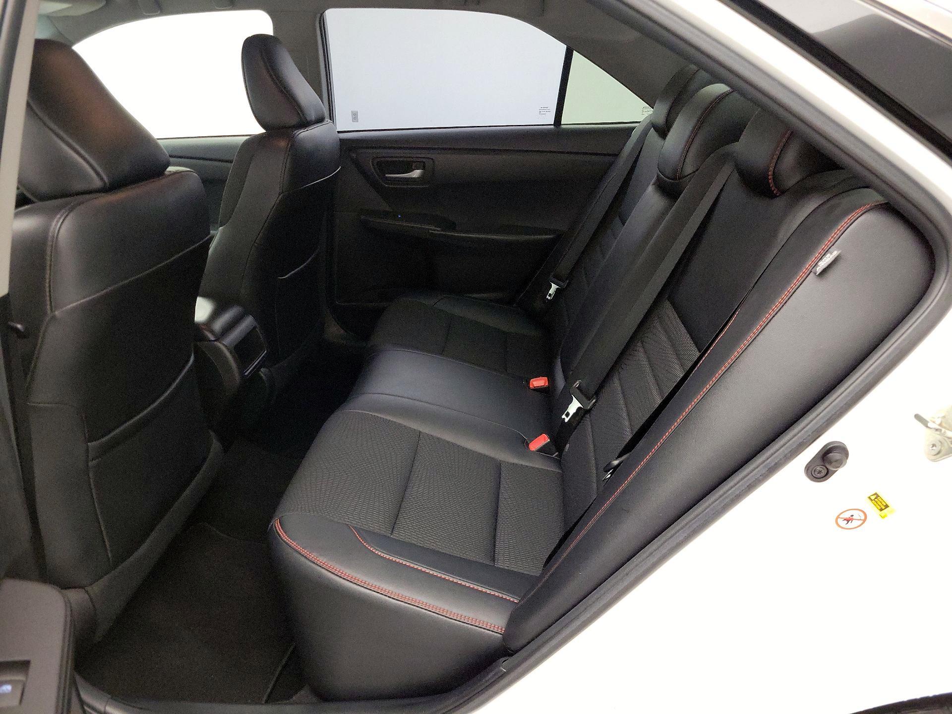 Thumbnail: 2016 Toyota Camry - 18