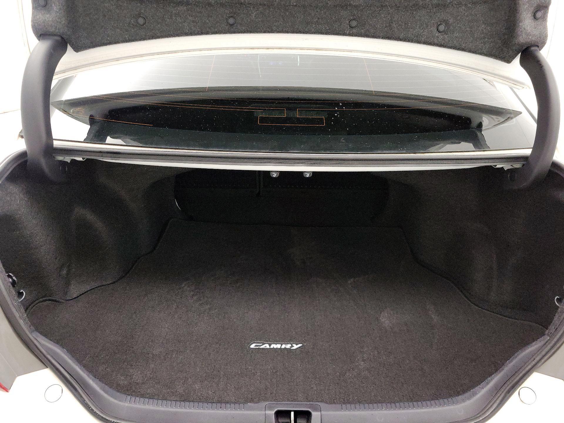 Thumbnail: 2016 Toyota Camry - 19