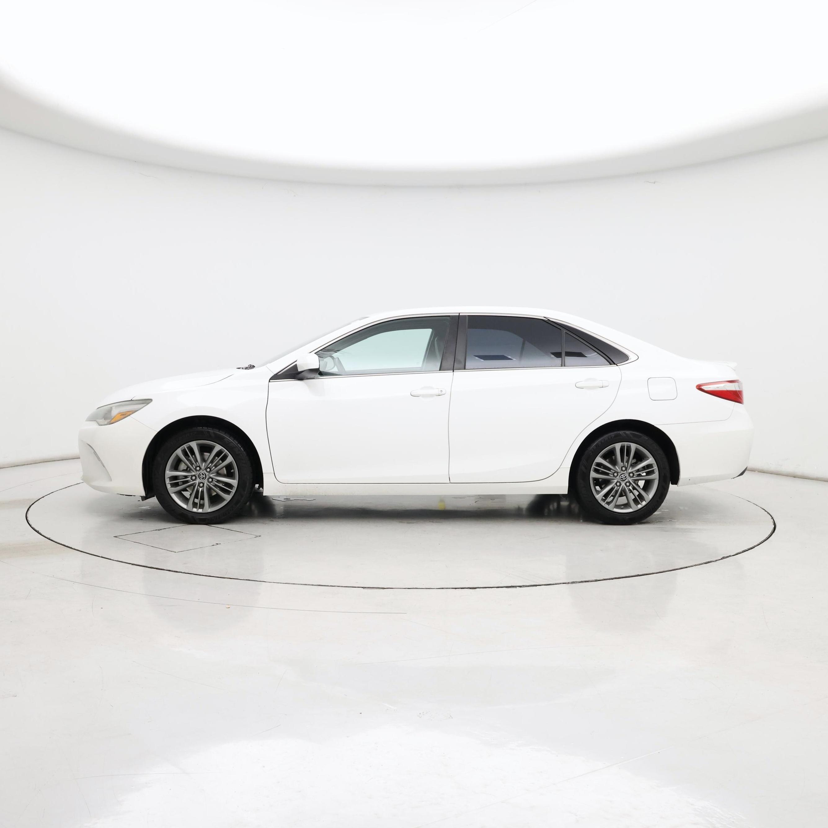 Thumbnail: 2016 Toyota Camry - 3
