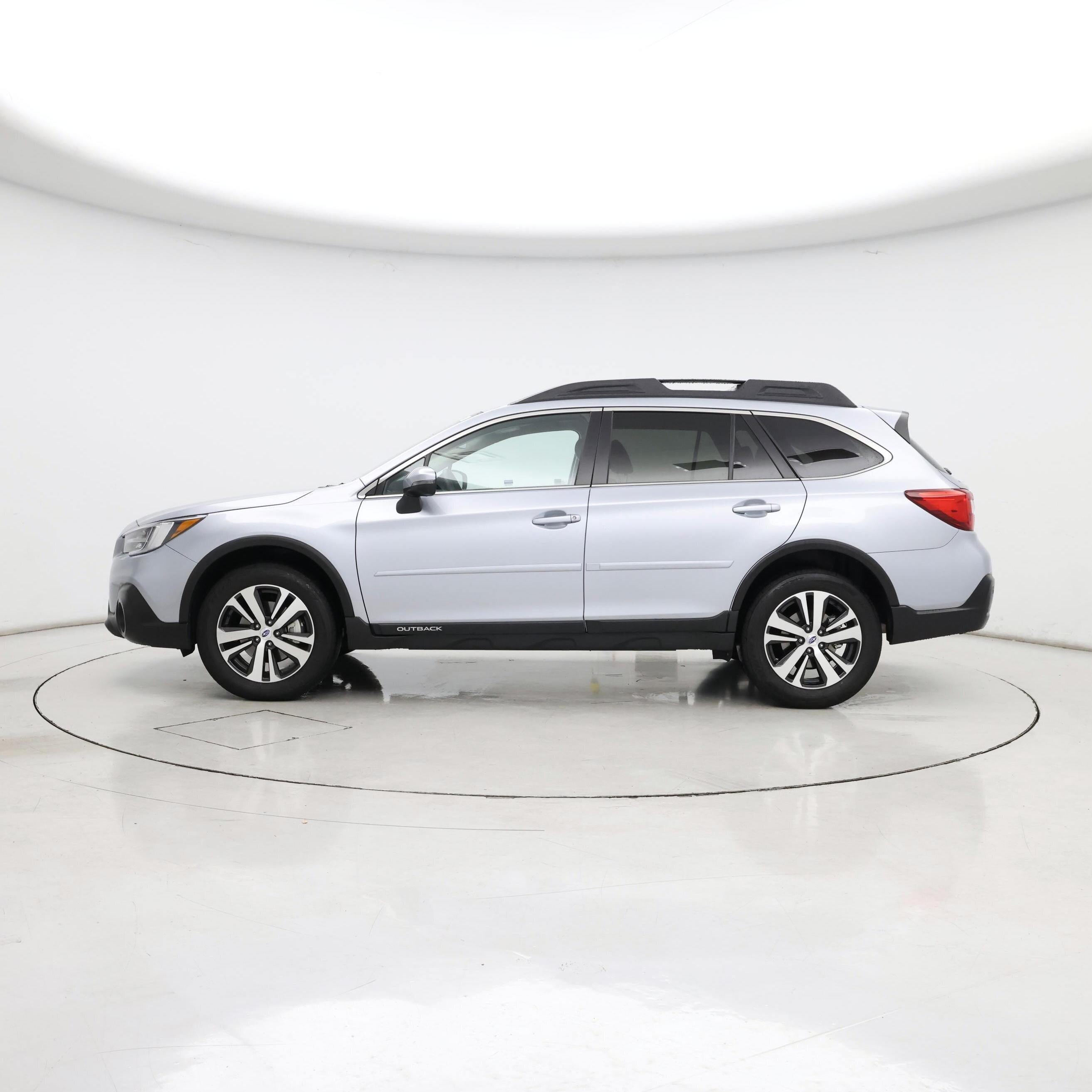 Thumbnail: 2019 Subaru Outback - 3