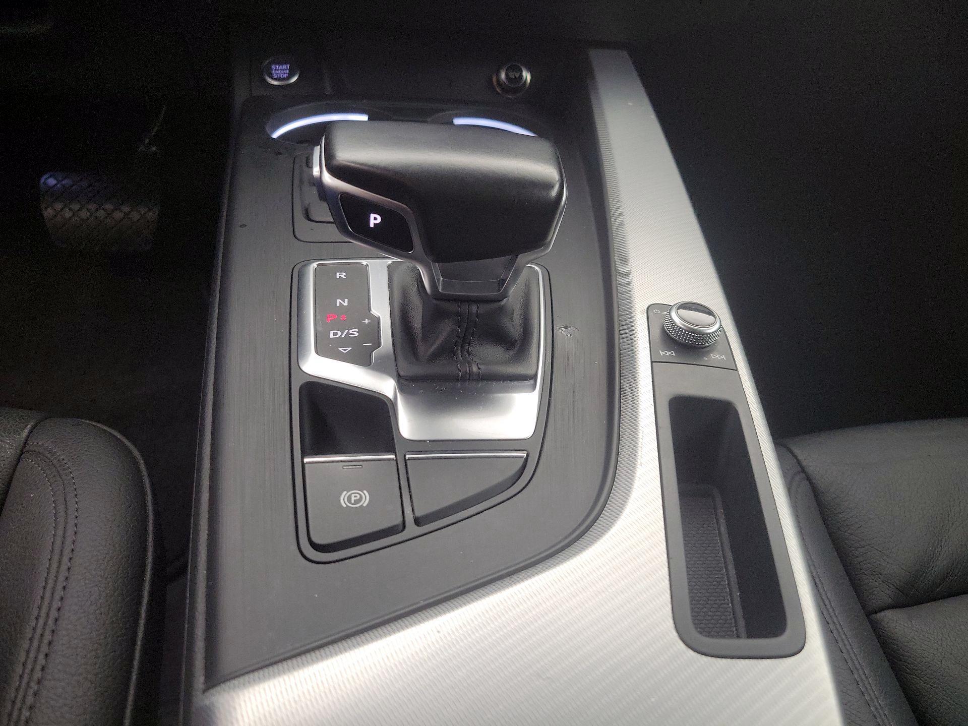 Thumbnail: 2017 Audi A4 - 17