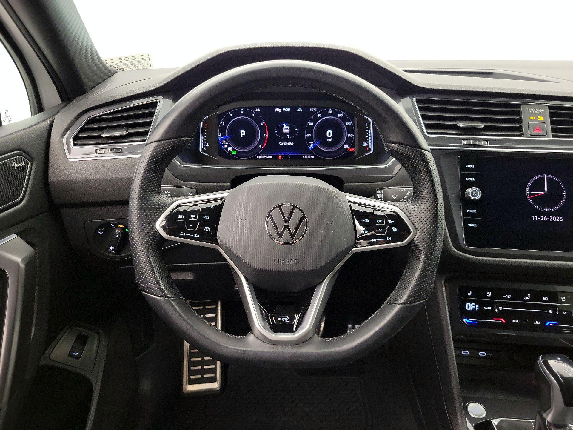 Thumbnail: 2022 Volkswagen Tiguan - 10