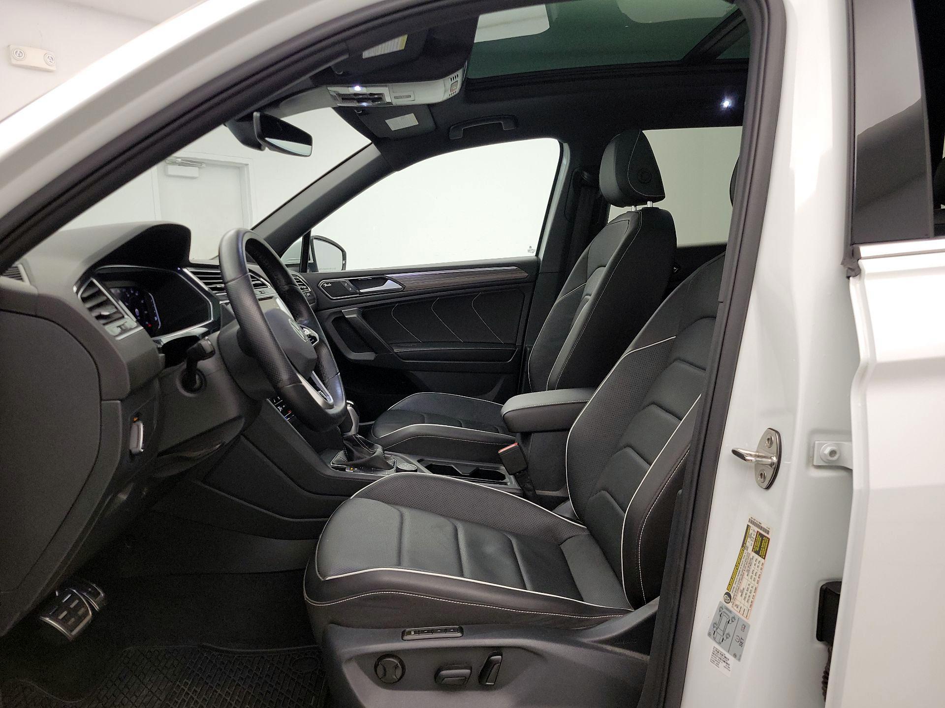 Thumbnail: 2022 Volkswagen Tiguan - 11