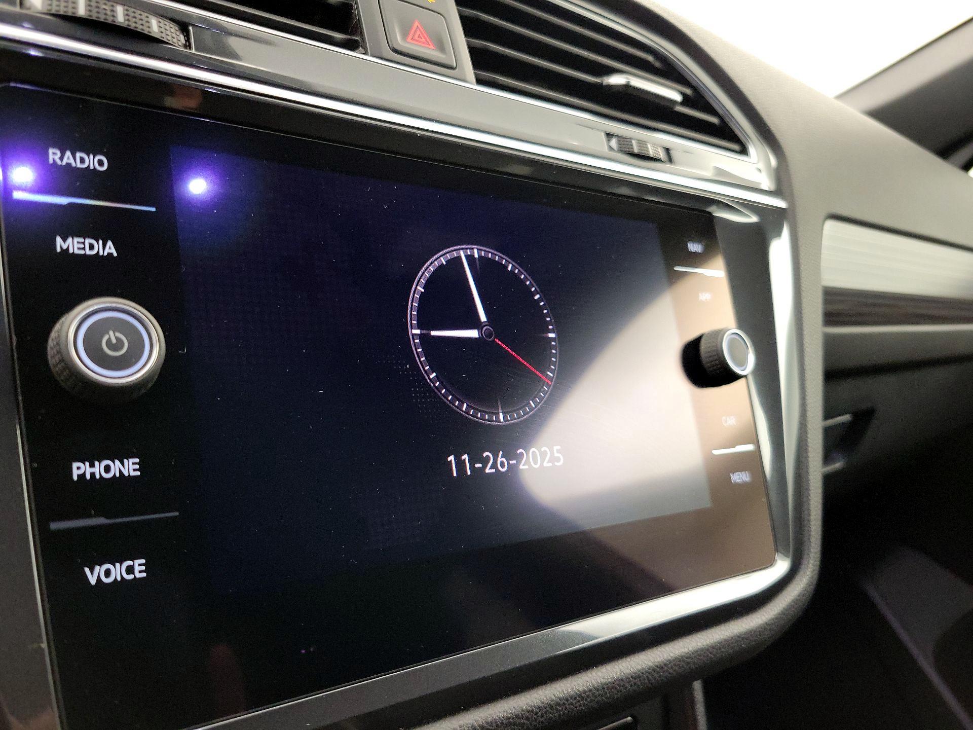 Thumbnail: 2022 Volkswagen Tiguan - 16