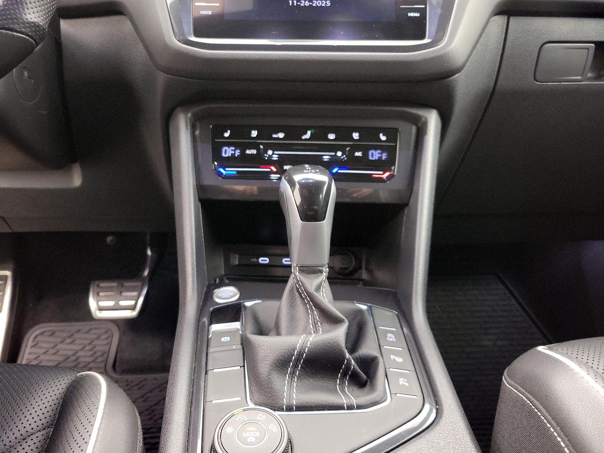 Thumbnail: 2022 Volkswagen Tiguan - 18