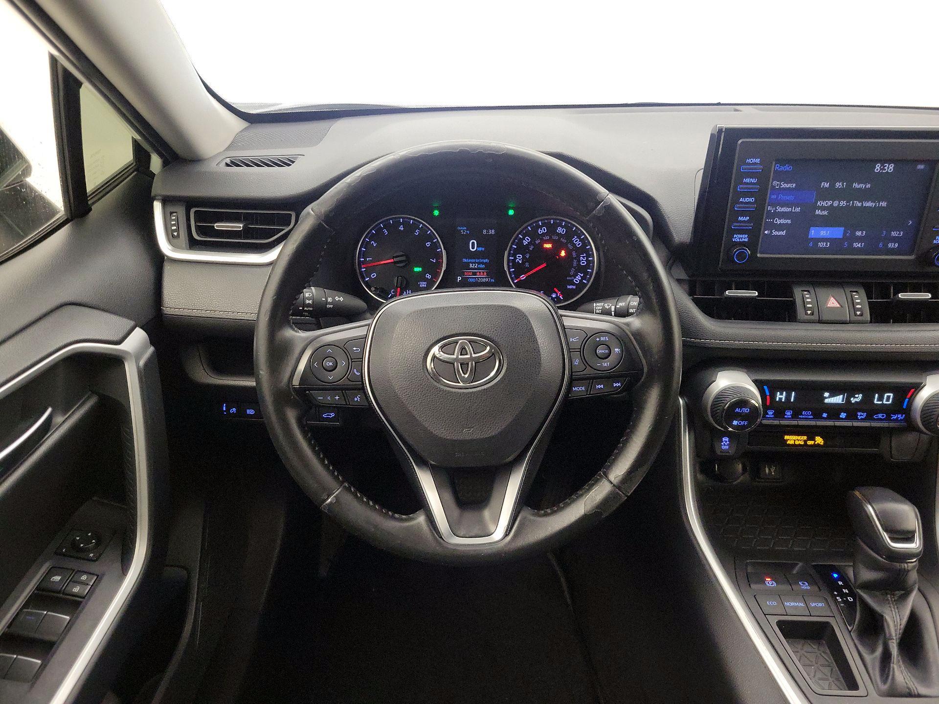 Thumbnail: 2019 Toyota RAV4 - 10
