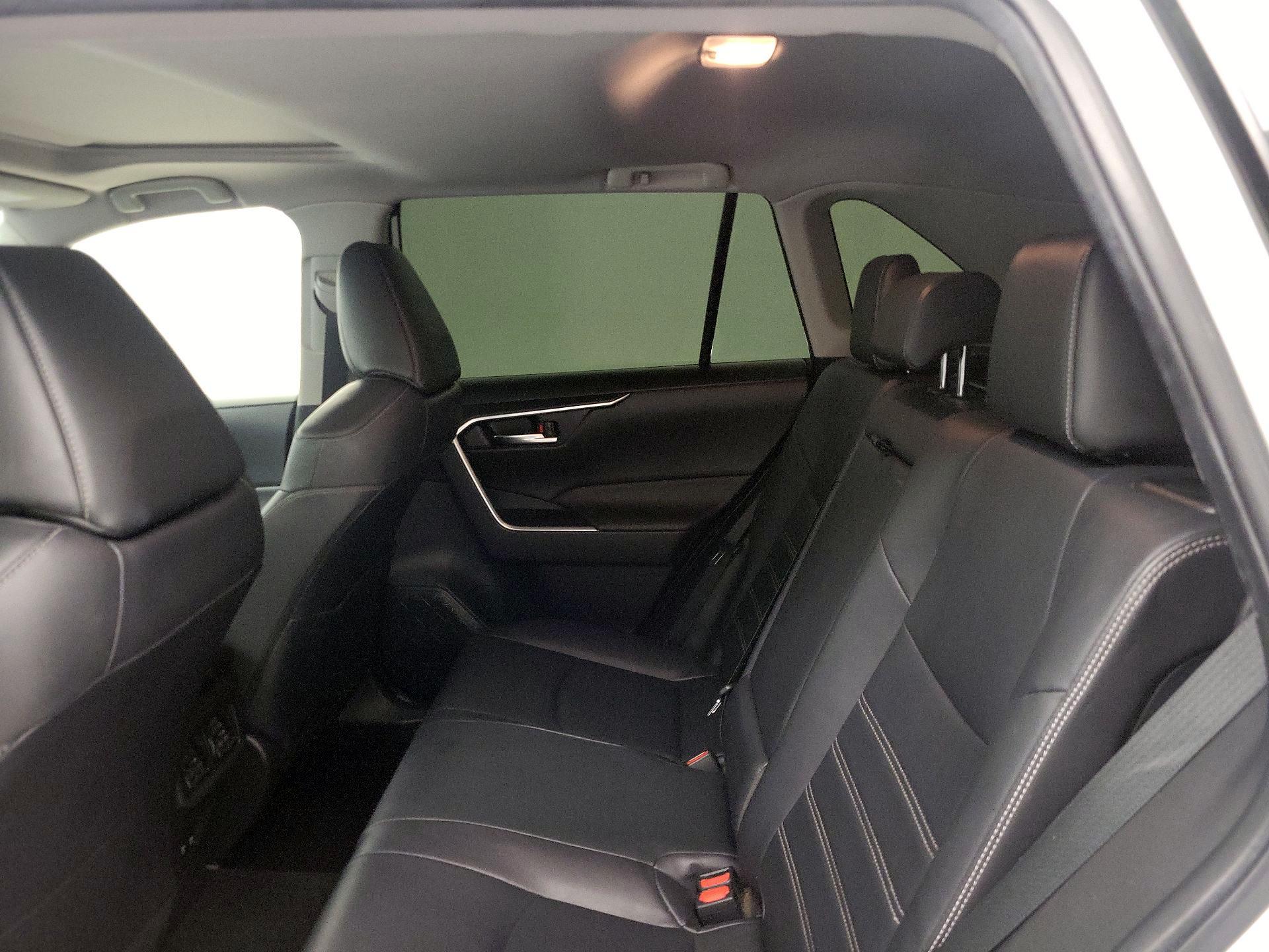 Thumbnail: 2019 Toyota RAV4 - 20