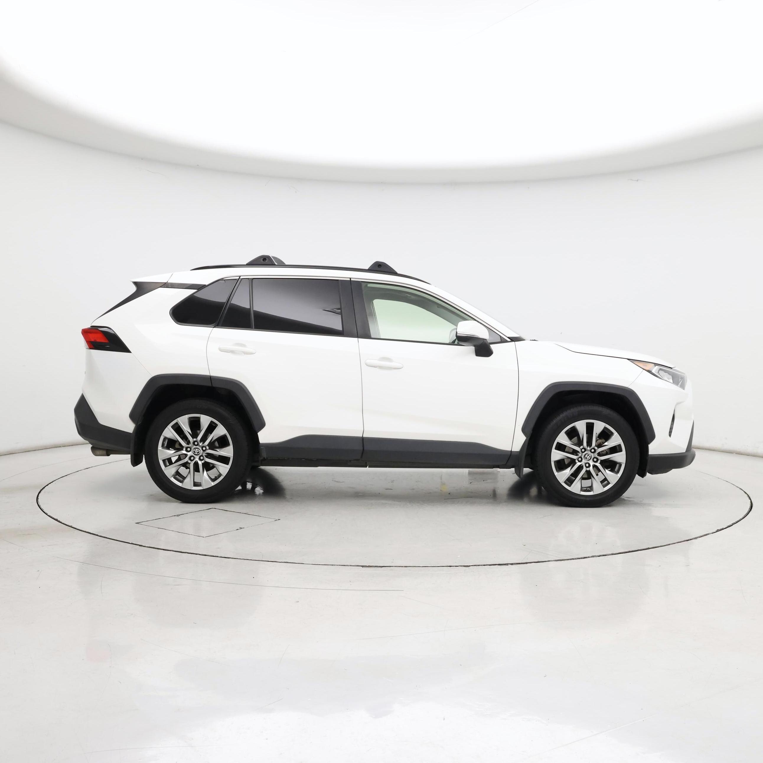Thumbnail: 2019 Toyota RAV4 - 7