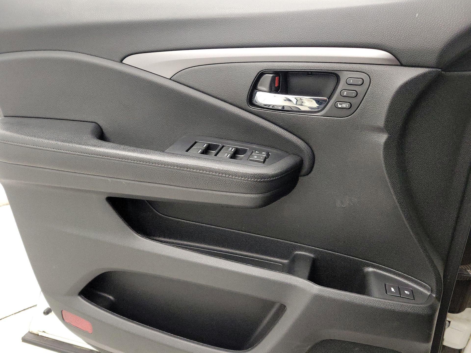 Thumbnail: 2019 Honda Passport - 12