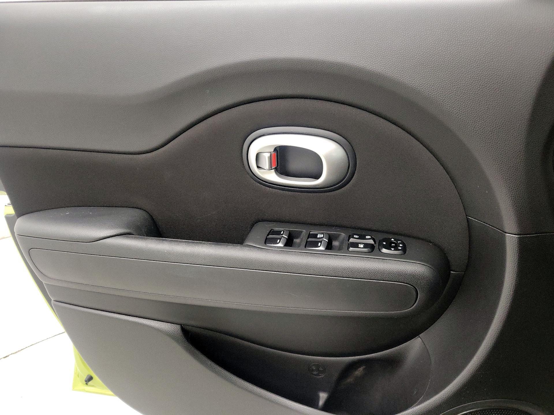 Thumbnail: 2018 Kia Soul - 12