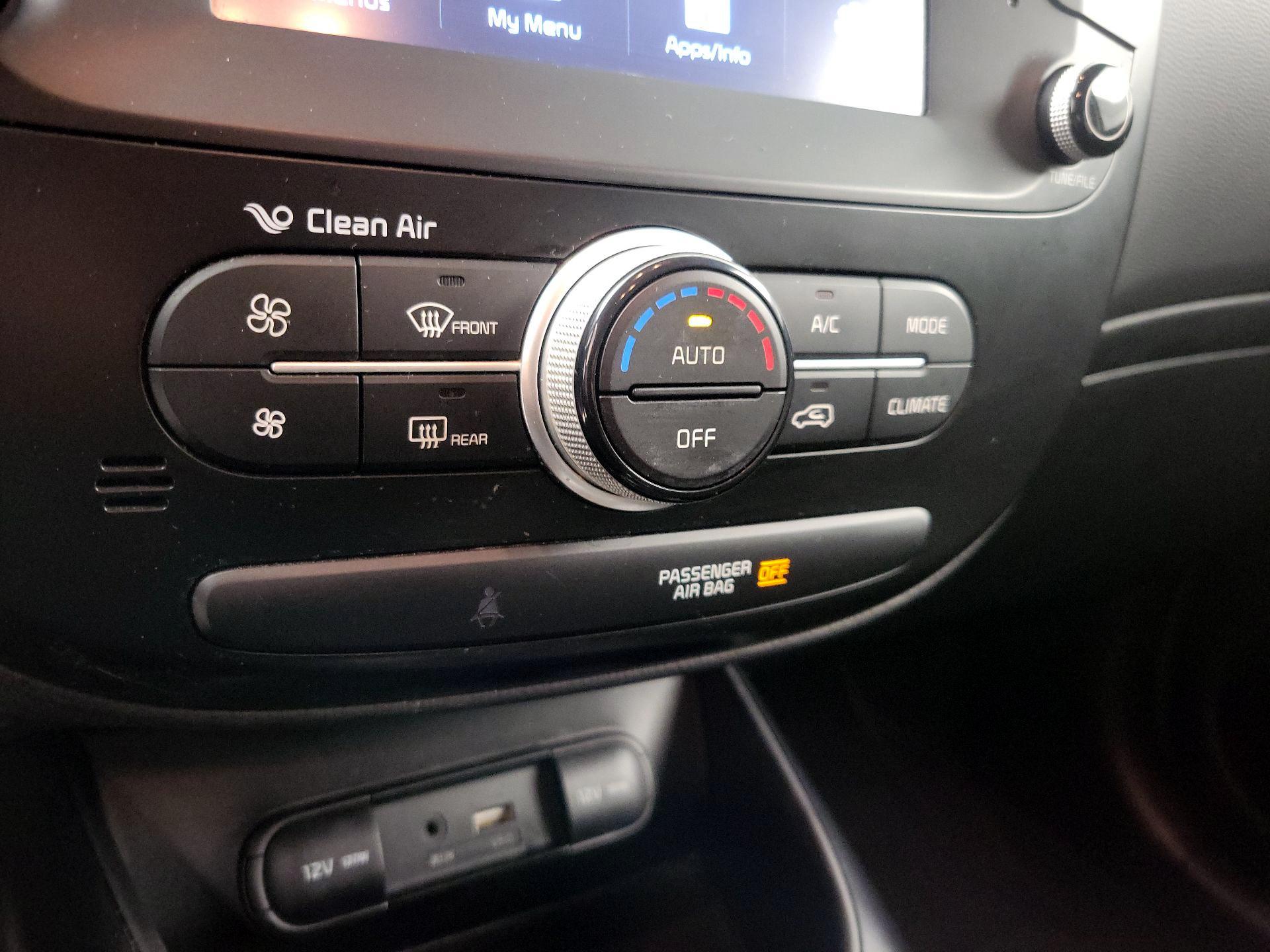 Thumbnail: 2018 Kia Soul - 16