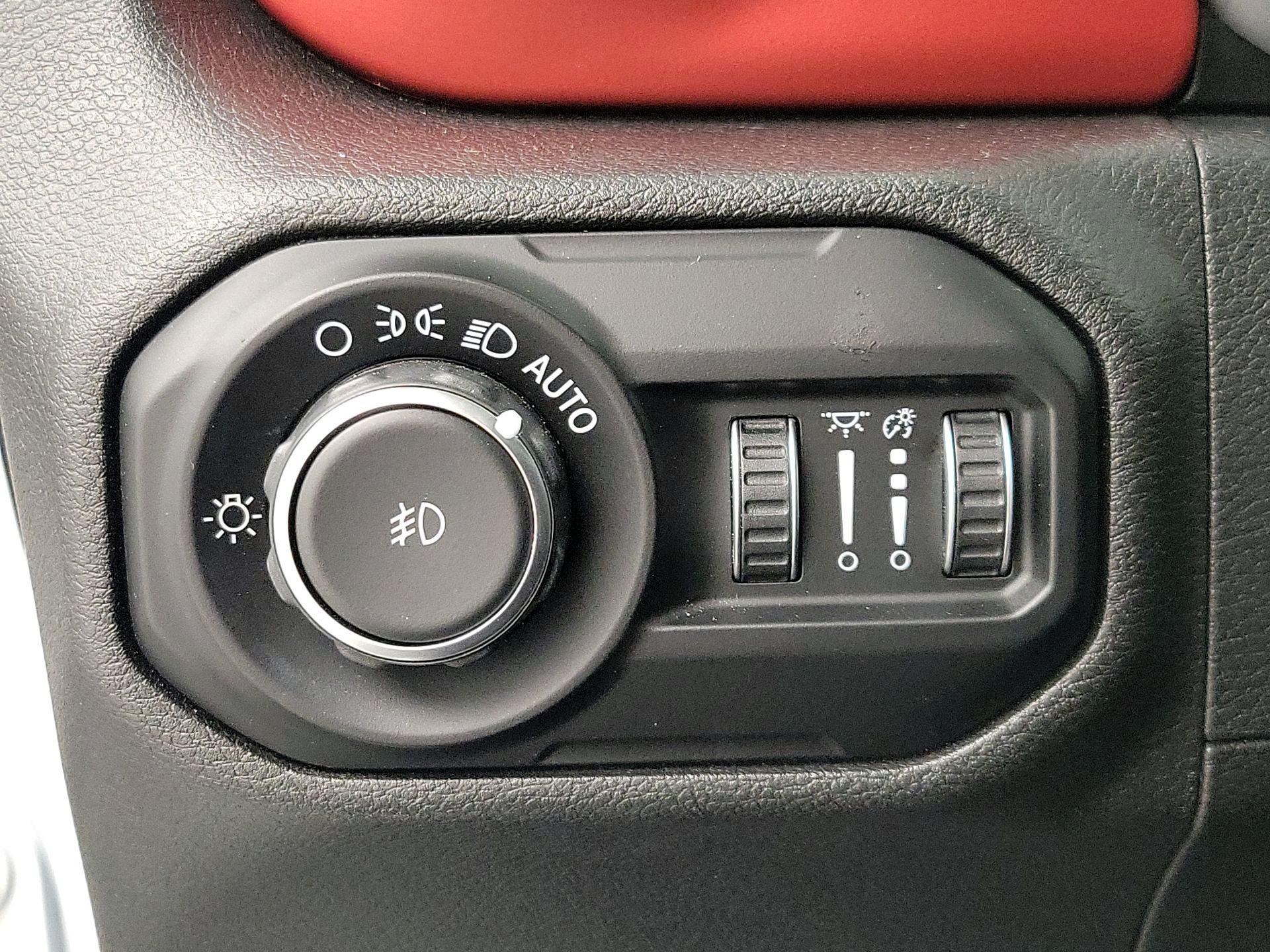 Thumbnail: 2018 Jeep Wrangler - 13