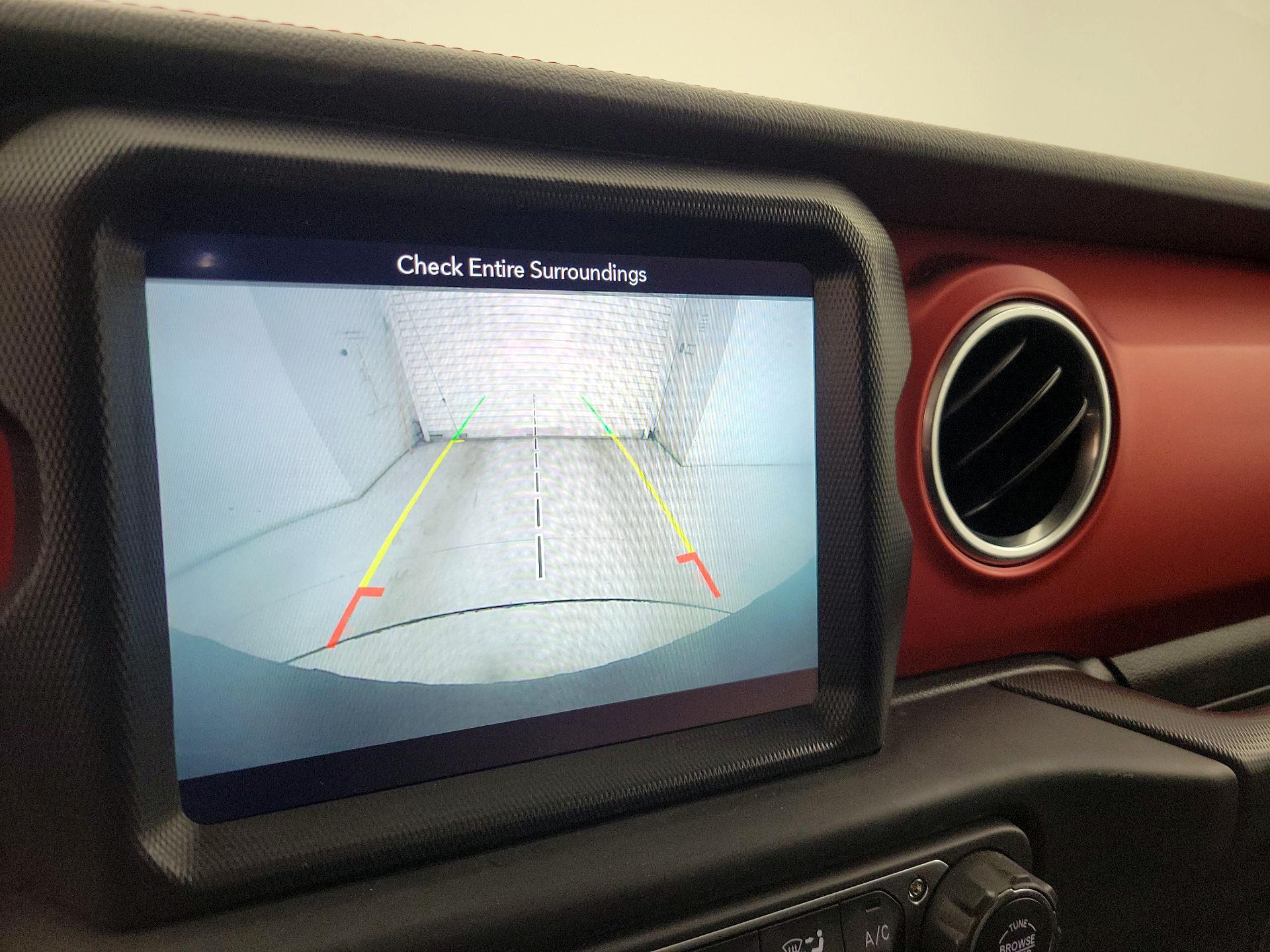 Thumbnail: 2018 Jeep Wrangler - 15