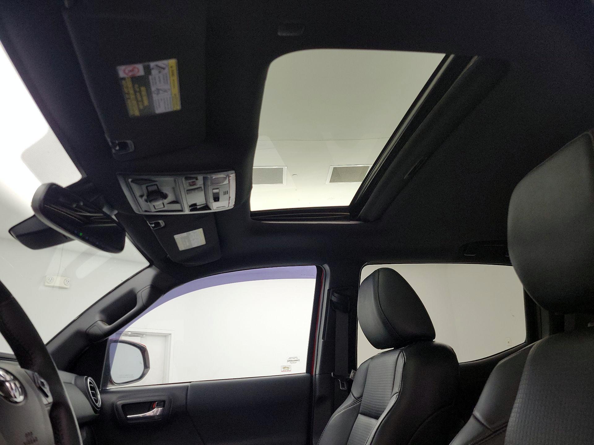 Thumbnail: 2021 Toyota Tacoma - 20