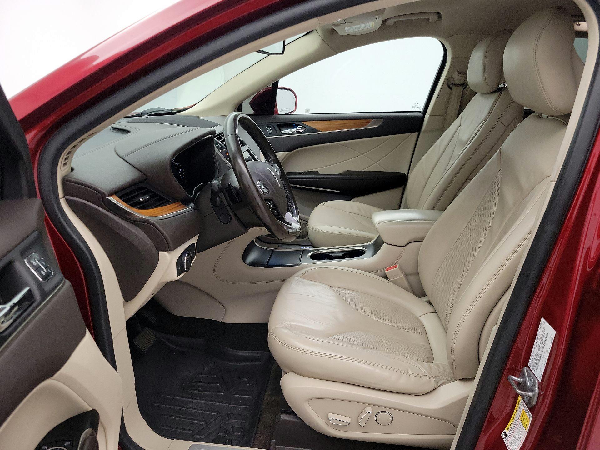 Thumbnail: 2017 Lincoln MKC - 11